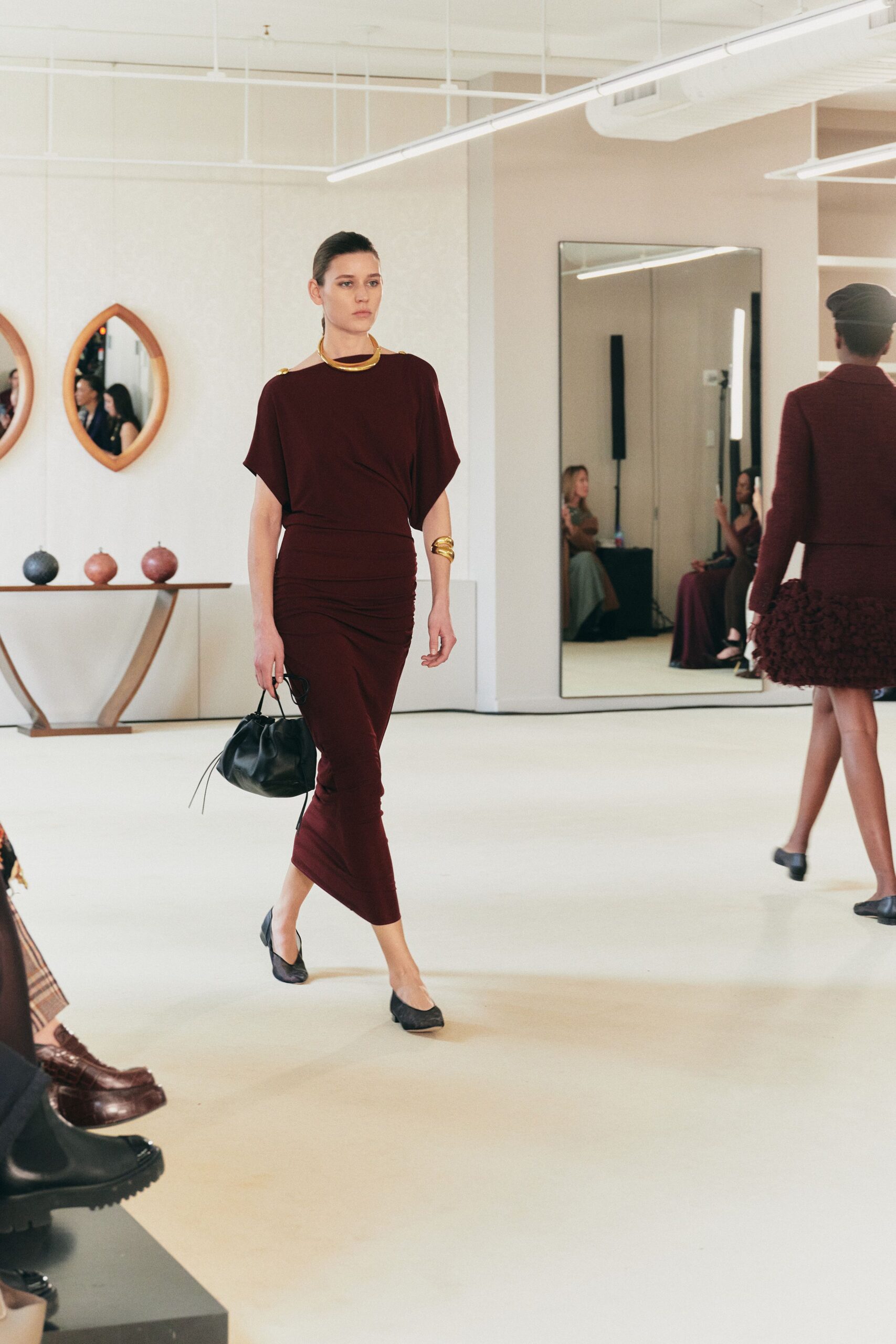 maroon cotton short-sleeve v-neck fitted ruched midi dress