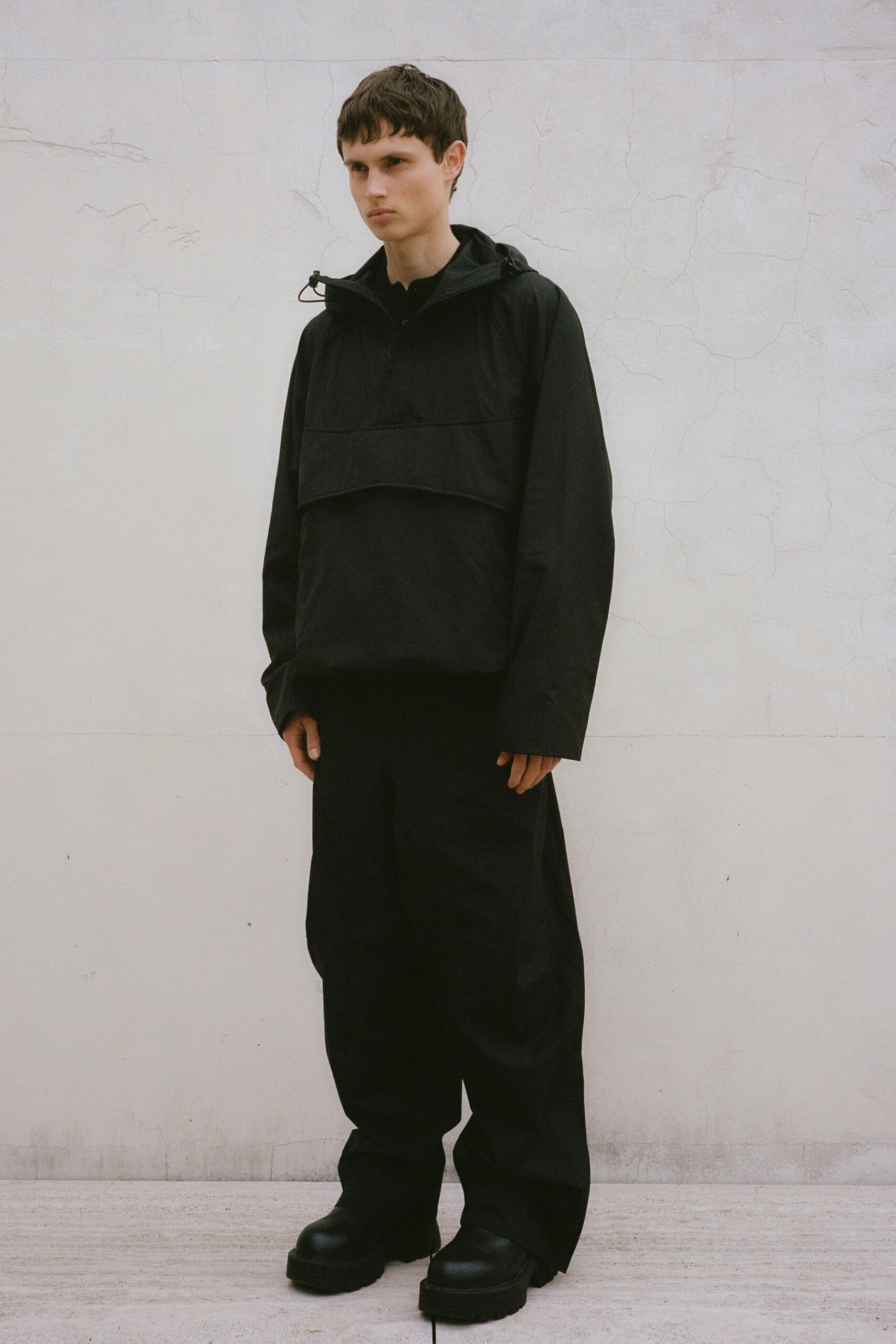 black cotton relaxed cargo pants