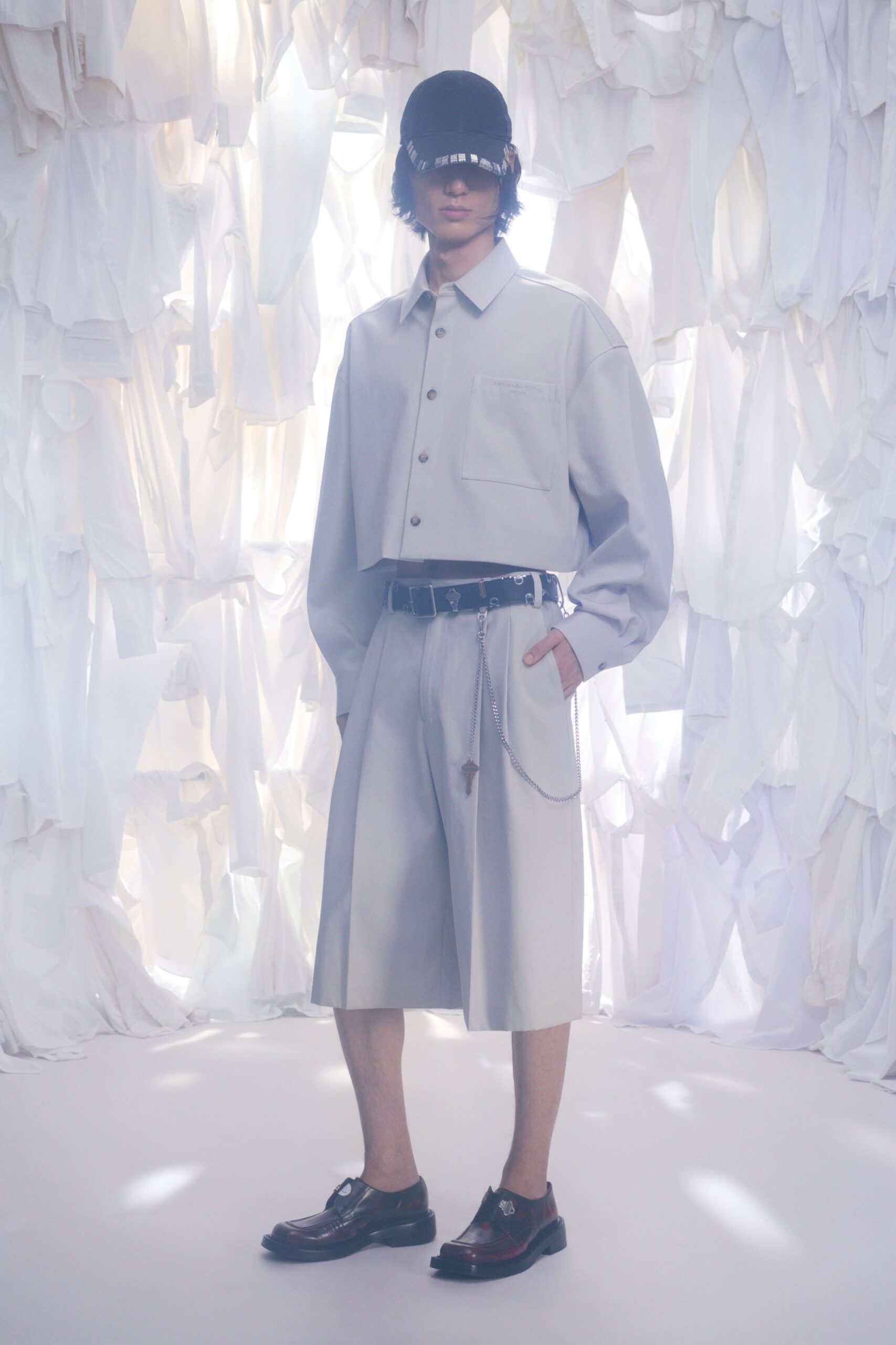 gray cotton long-sleeve collared relaxed cropped shirt