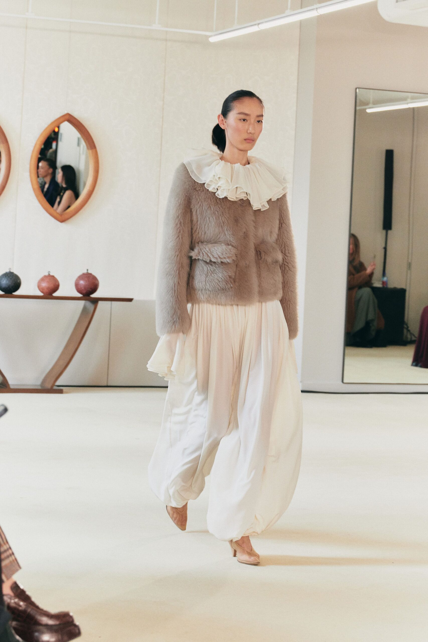 gray fur long-sleeve collared fitted ruffled jacket