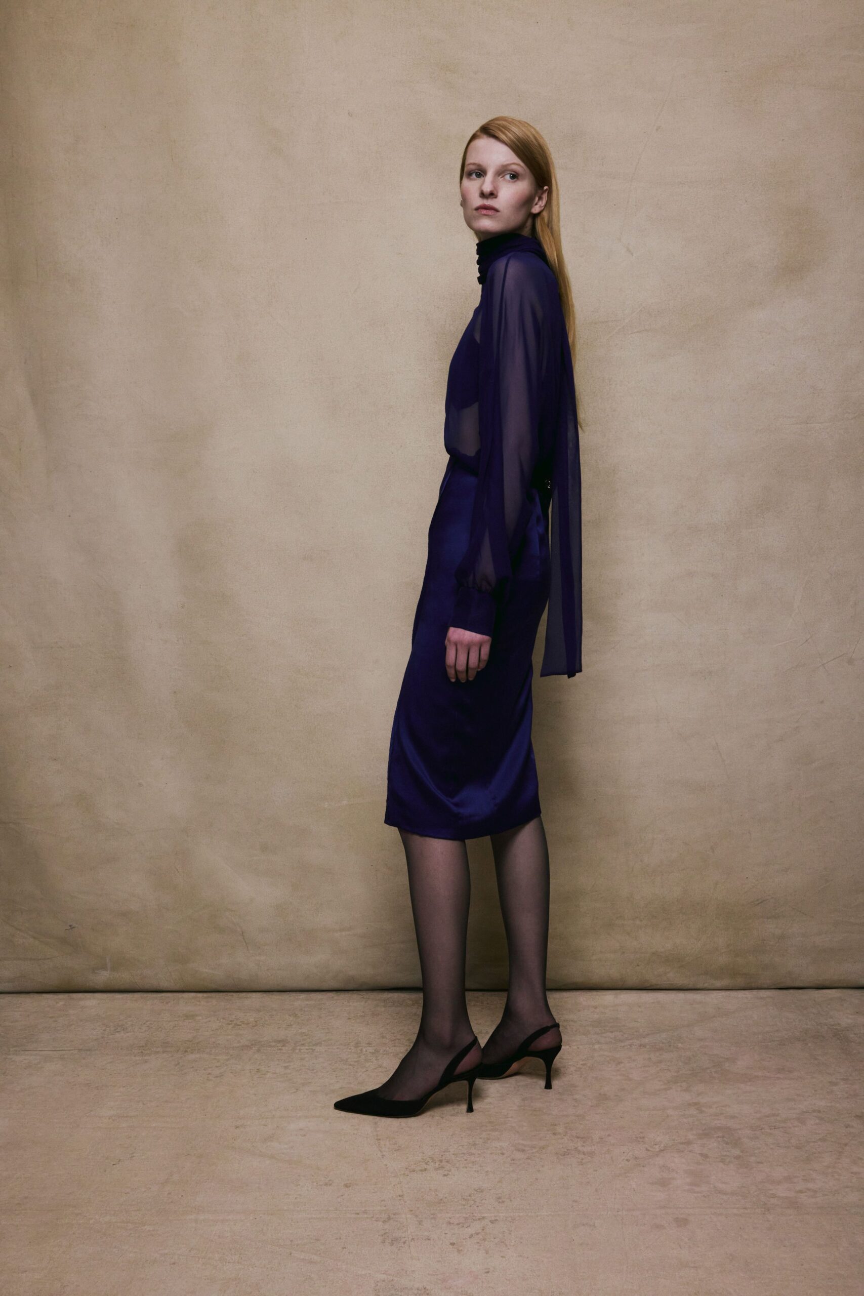 purple silk fitted midi dress with heels