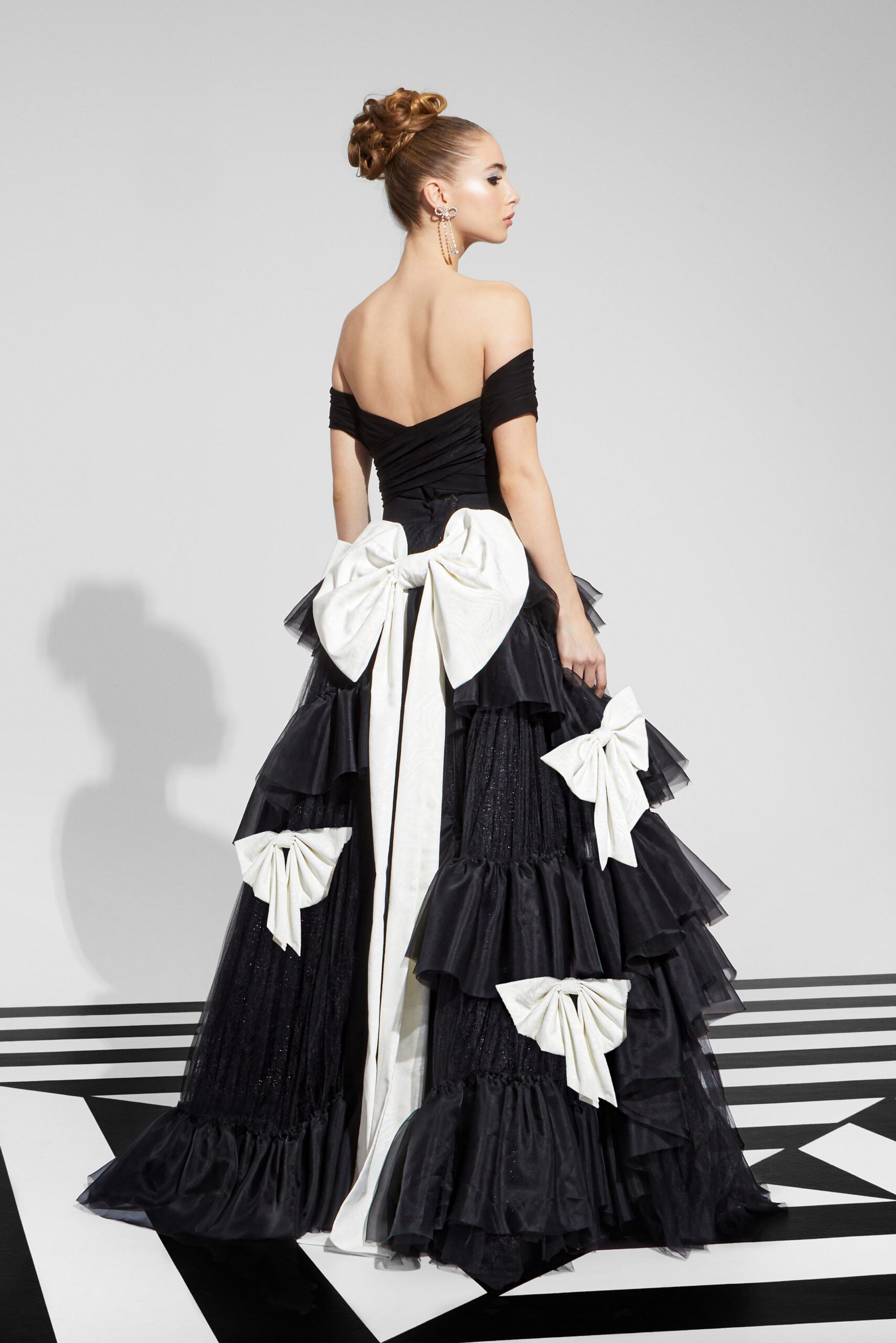 Alice + Olivia F/W 24 Look 321