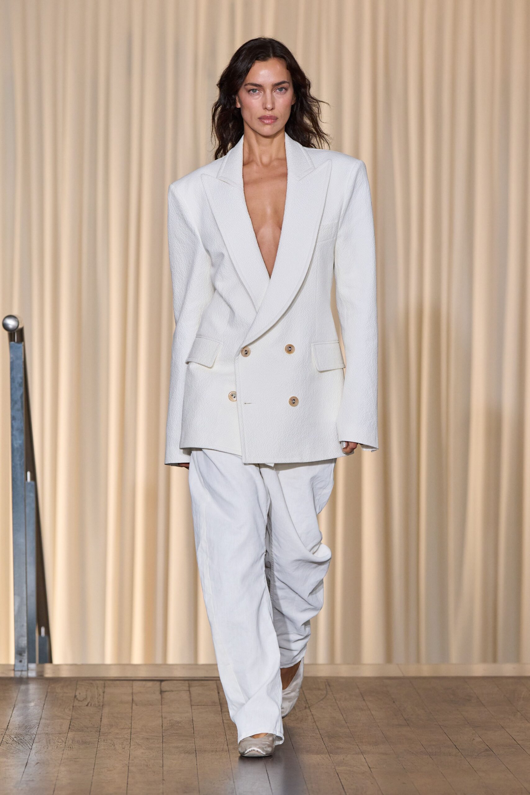 Andreas Kronthaler for Vivienne Westwood S/S 25 Look 460