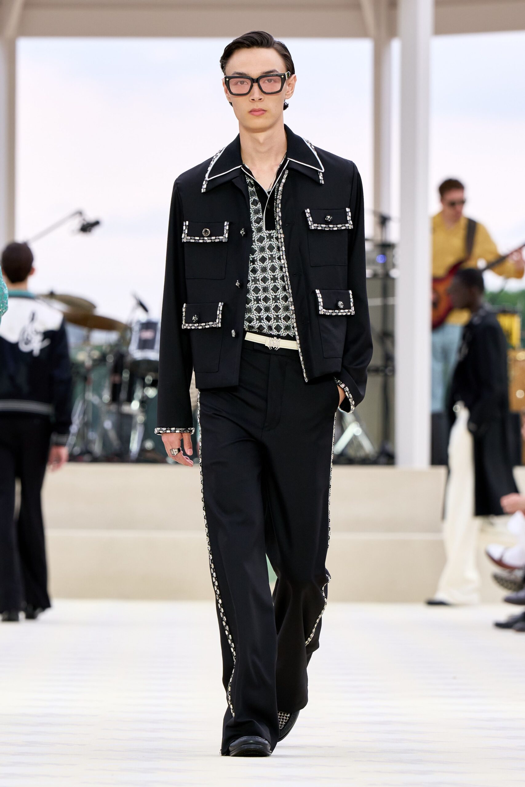 black fitted jacket with printed shirt