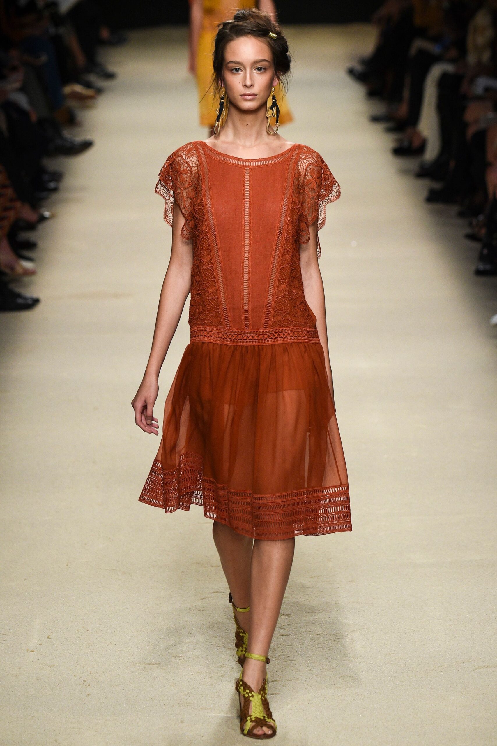 Alberta Ferretti S/S 16 Look 158