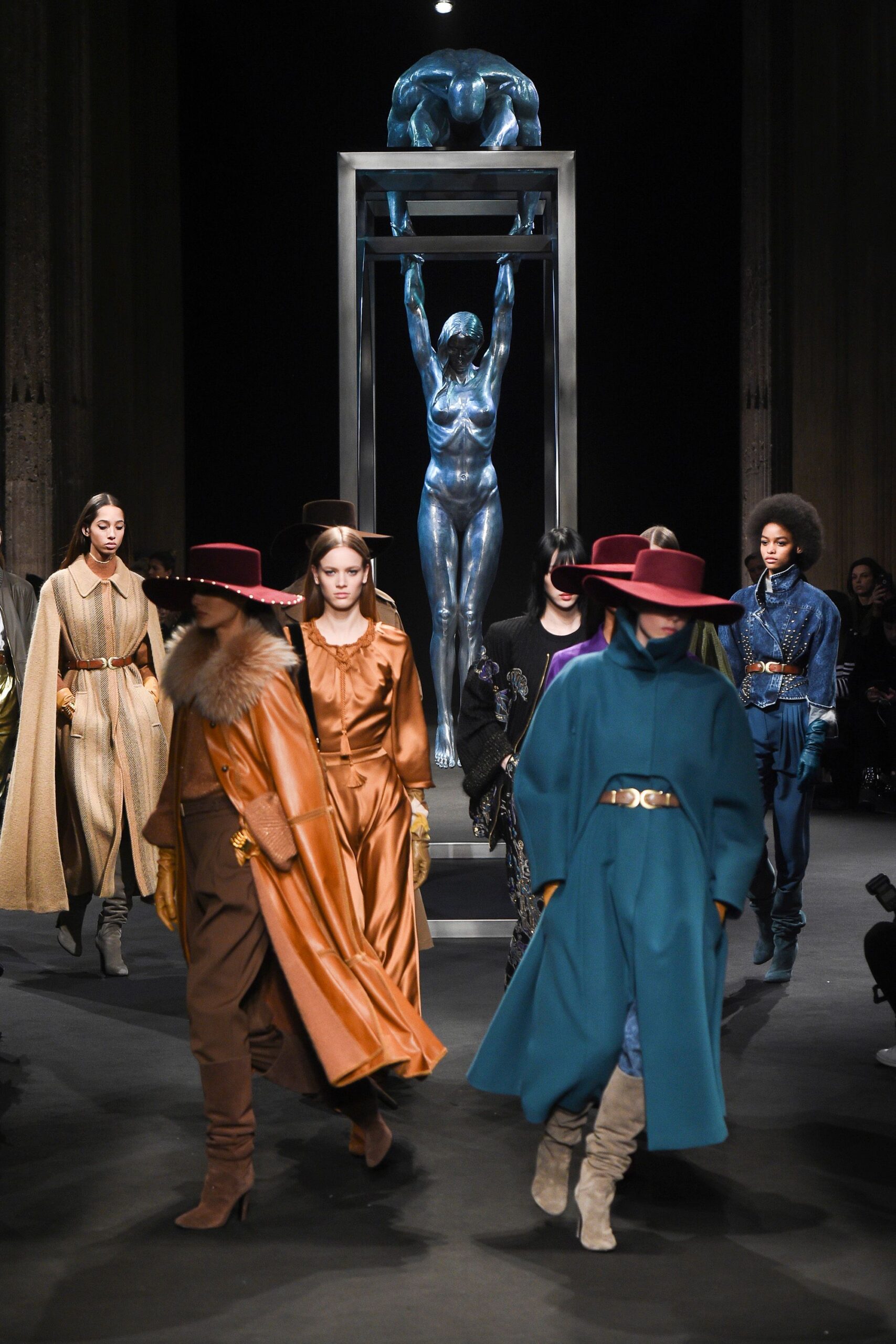Alberta Ferretti F/W 18 Look 473