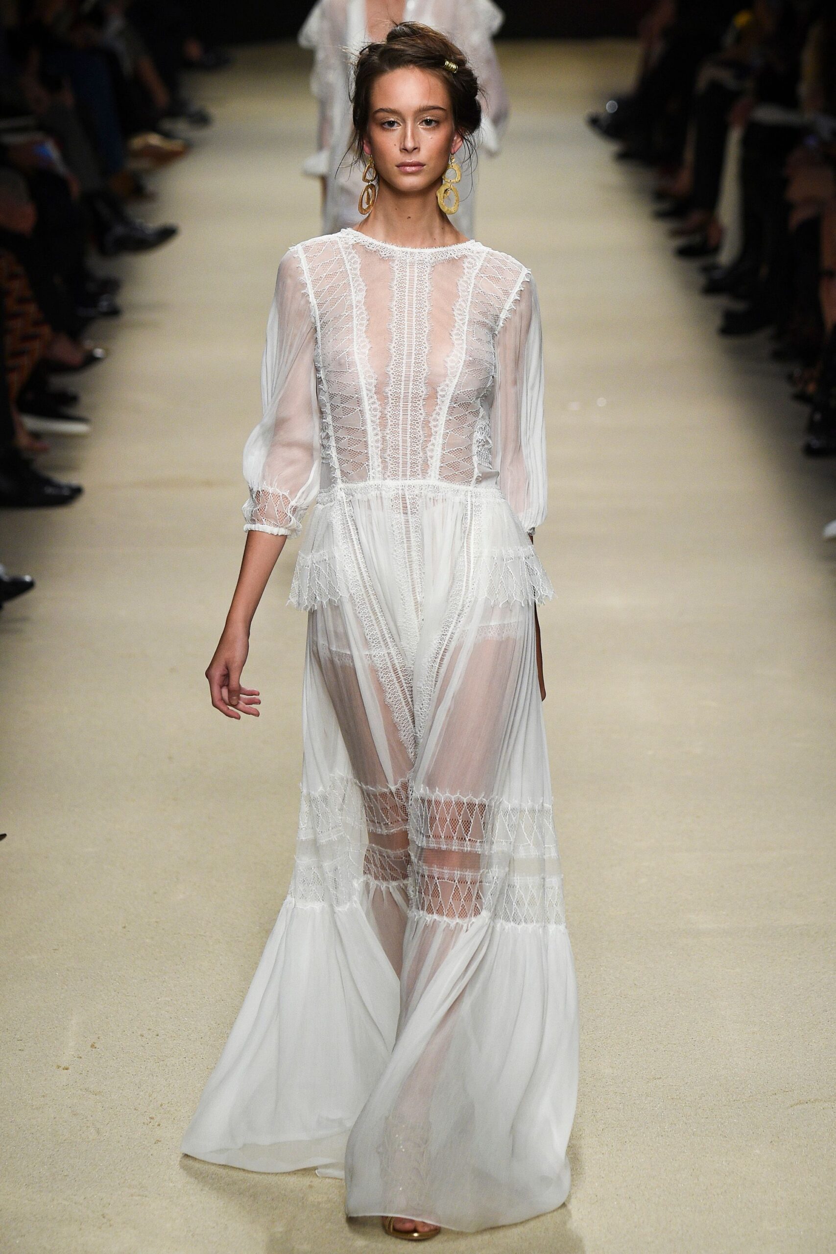 Alberta Ferretti S/S 16 Look 370