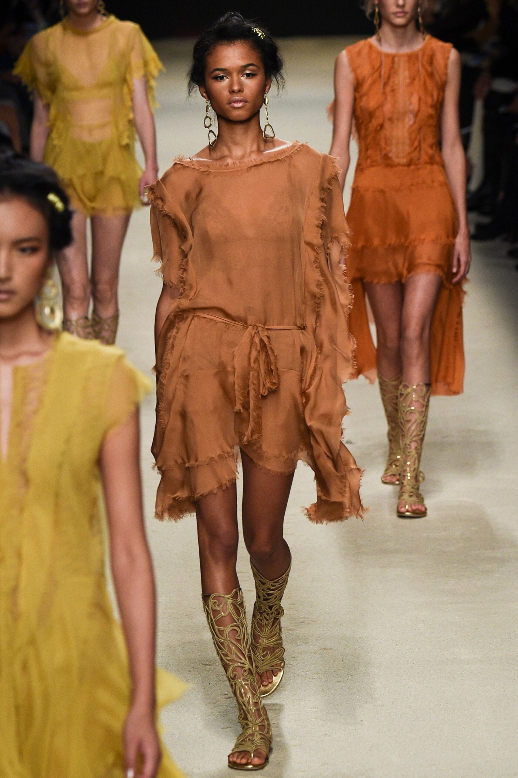 Alberta Ferretti S/S 16 Look 471