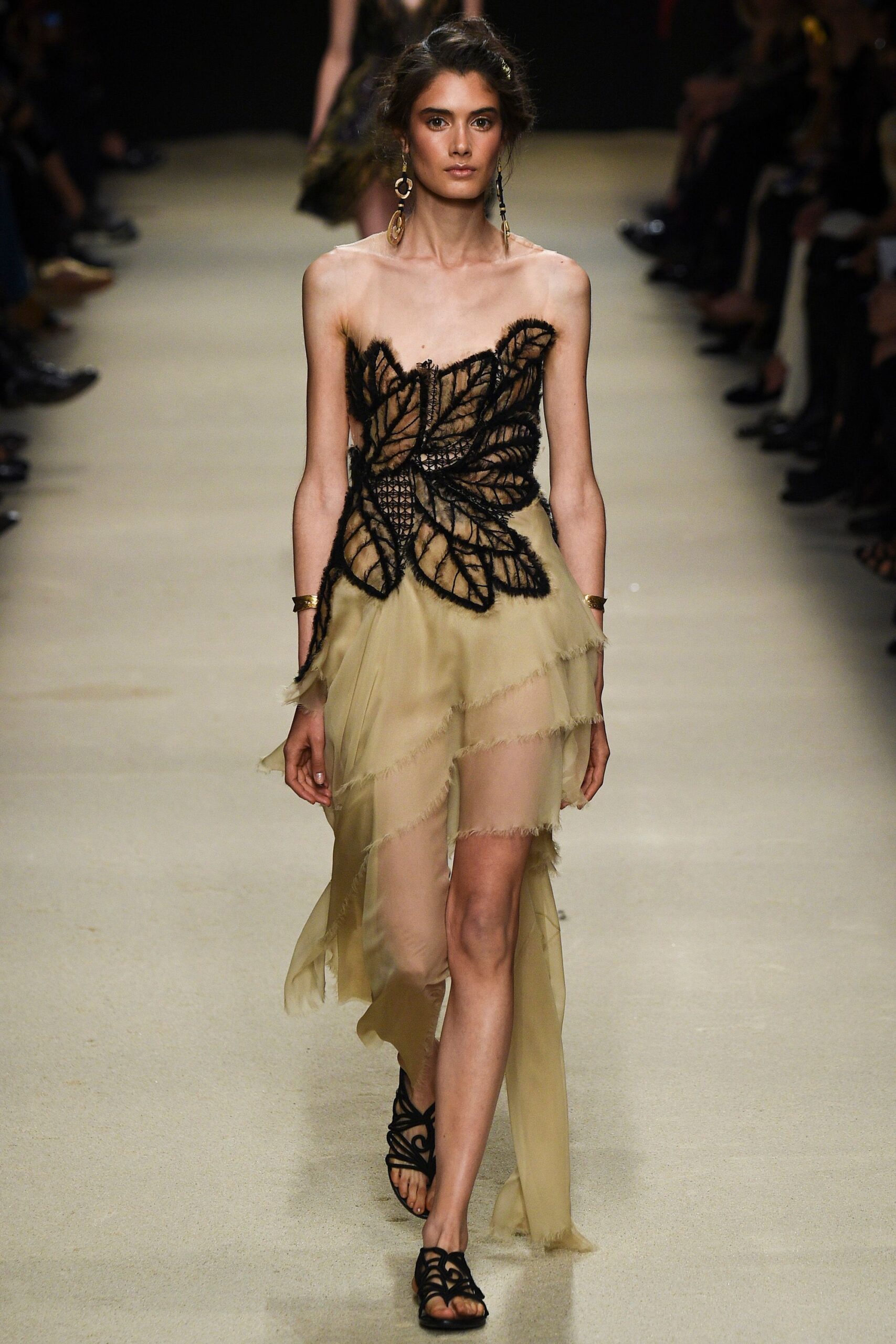 Alberta Ferretti S/S 16 Look 558