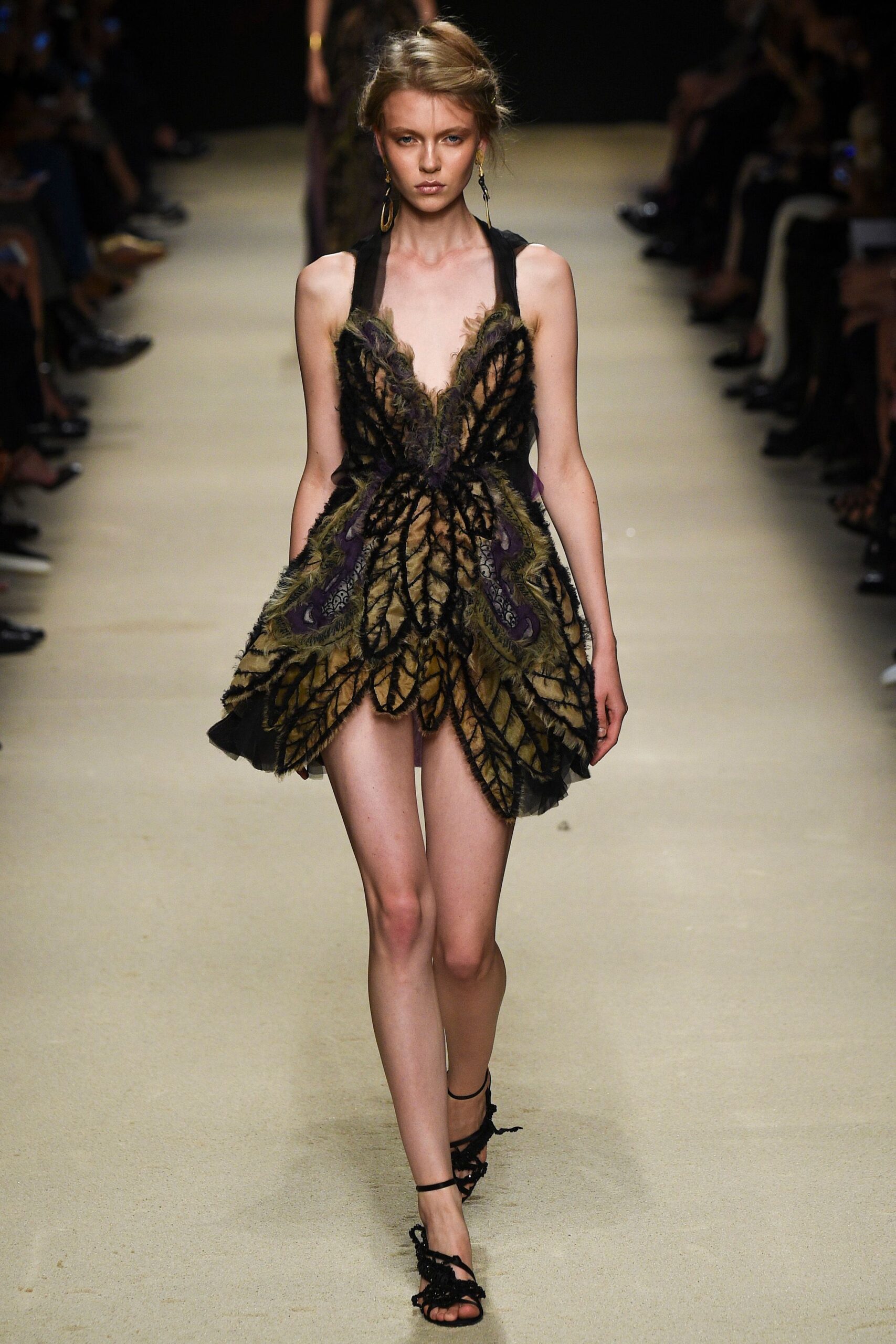 Alberta Ferretti S/S 16 Look 571