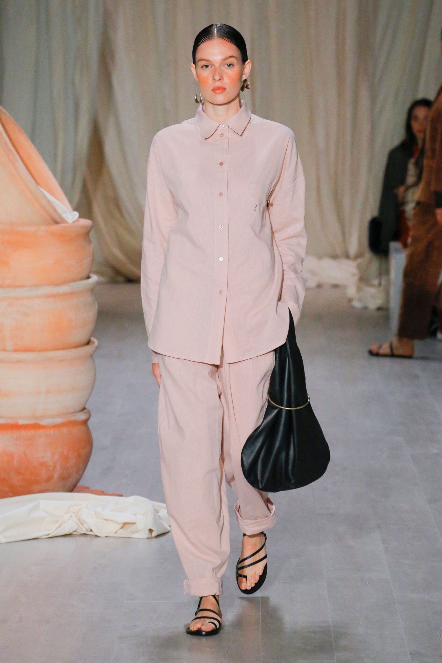 Albus Lumen Australia Resort 19 Look 200