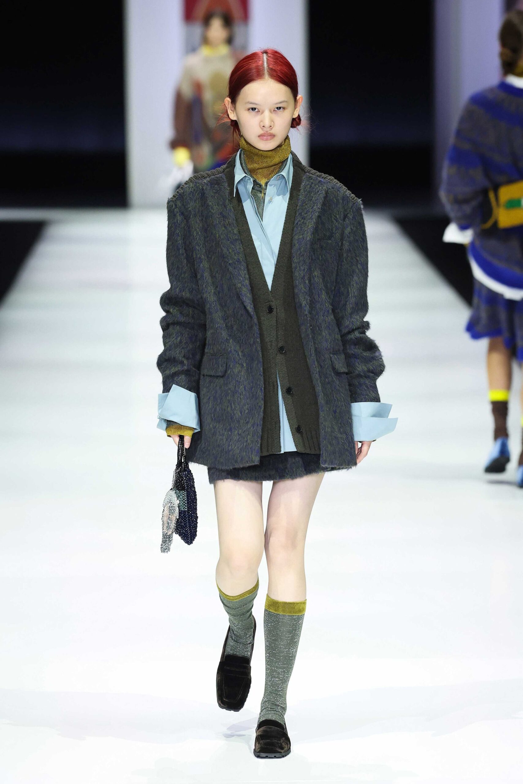 gray wool long-sleeve collared relaxed buttoned blazer