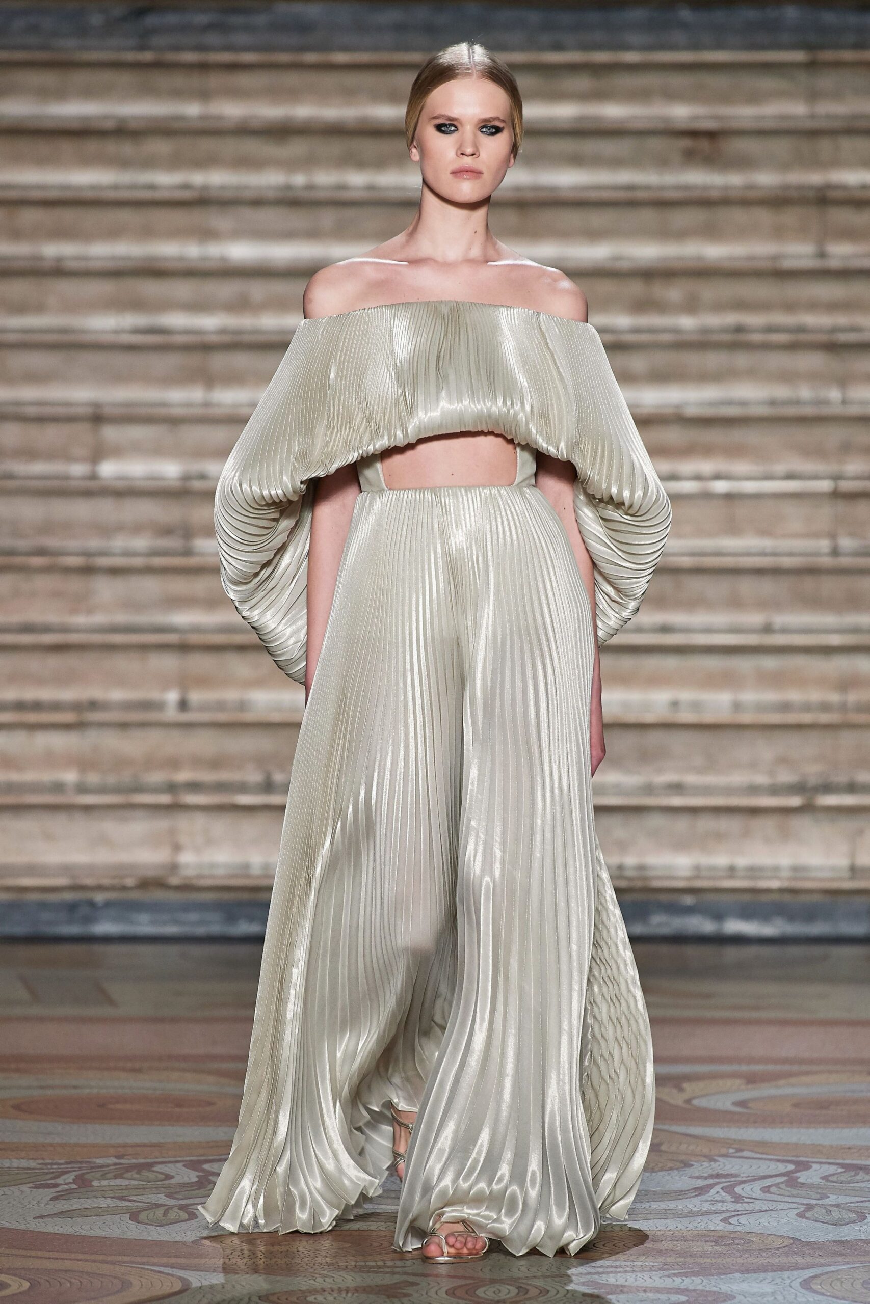 Antonio Grimaldi S/S 20 Couture Look 44