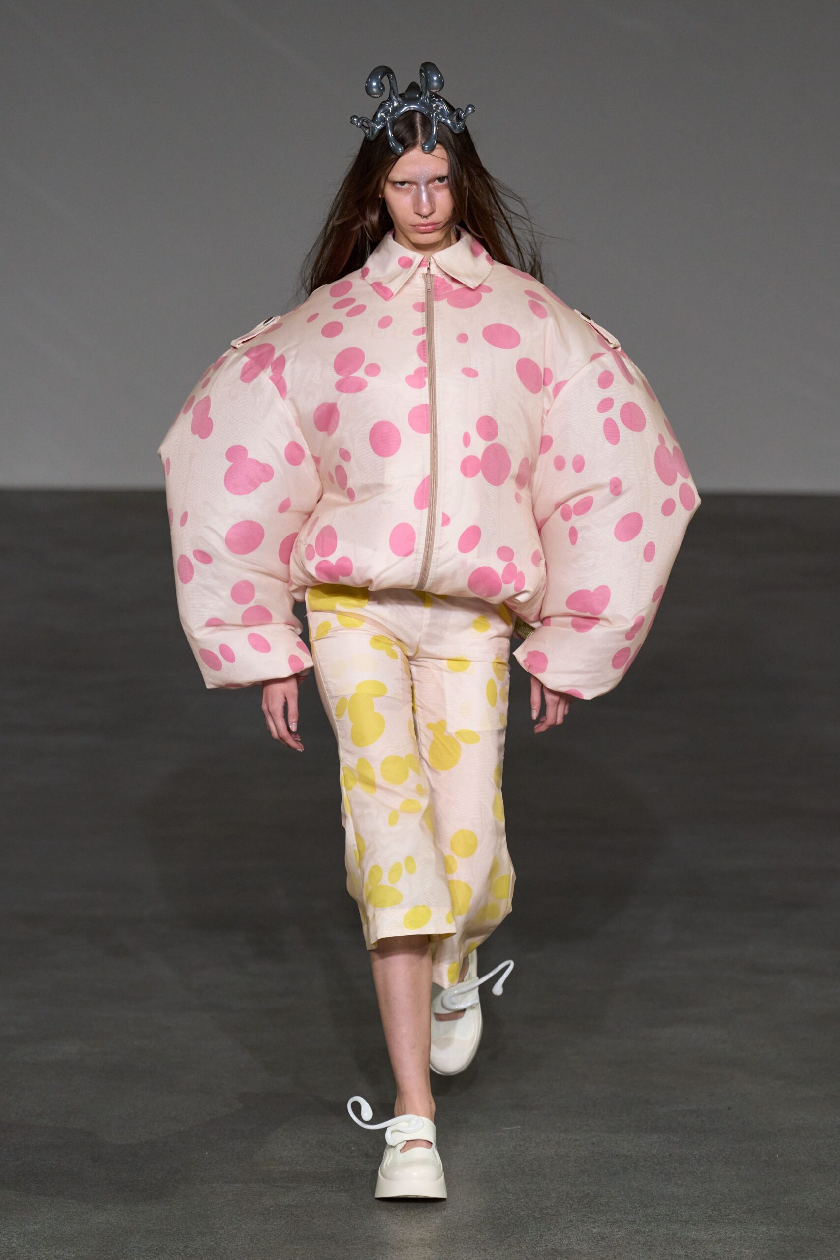 pink cotton long-sleeve oversized polka-dot jacket