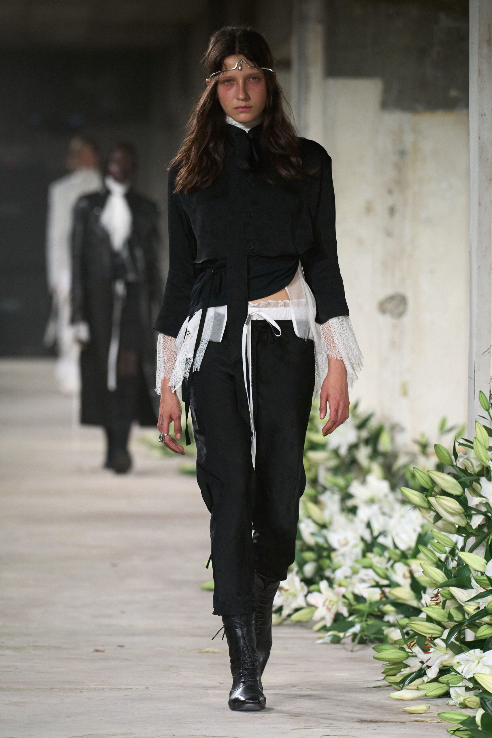 black cotton fitted high-waisted straight-leg pants