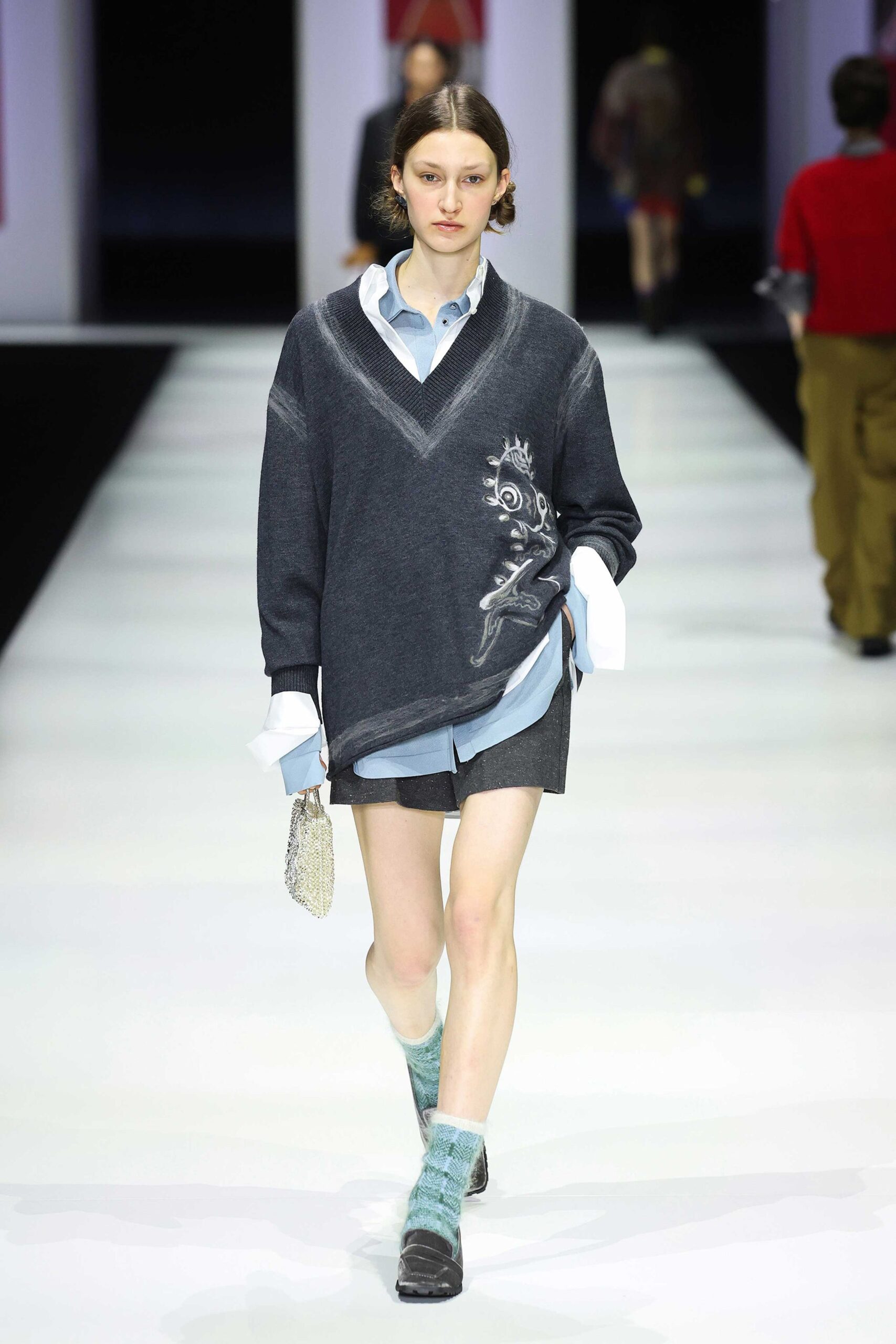 gray cotton long-sleeve v-neck relaxed printed sweater