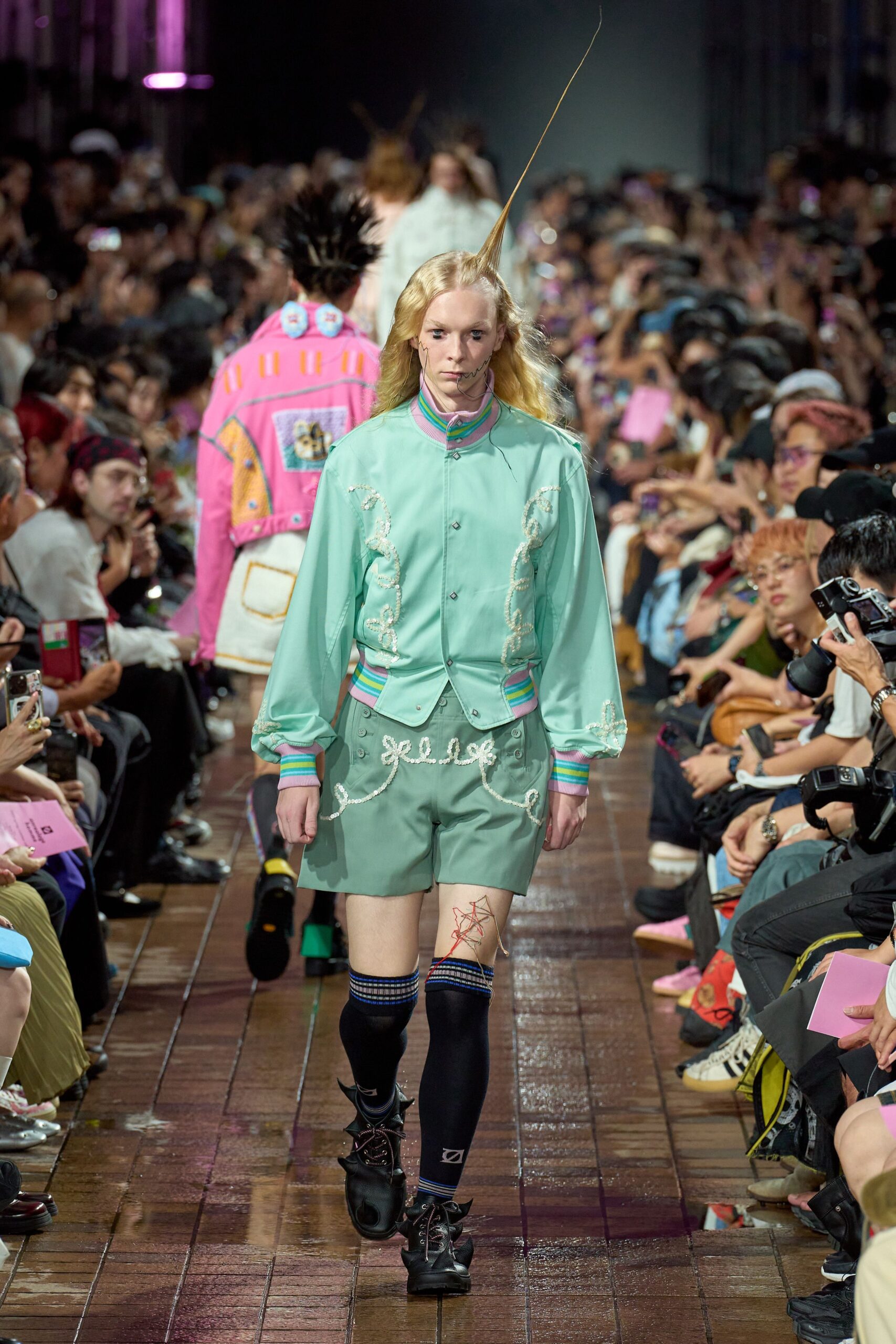 green cotton long-sleeve collared relaxed embroidered jacket