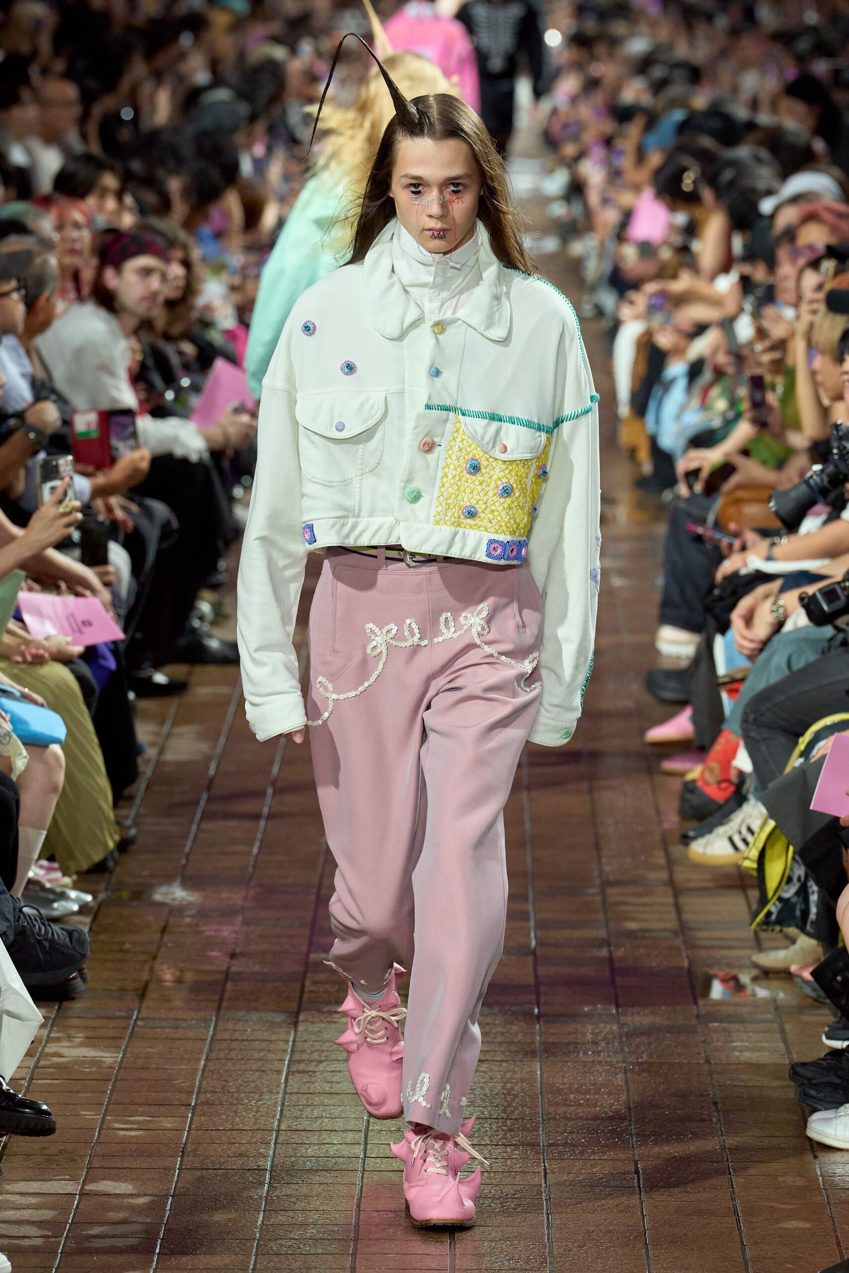 white cotton long-sleeve collared oversized buttoned embroidered jacket