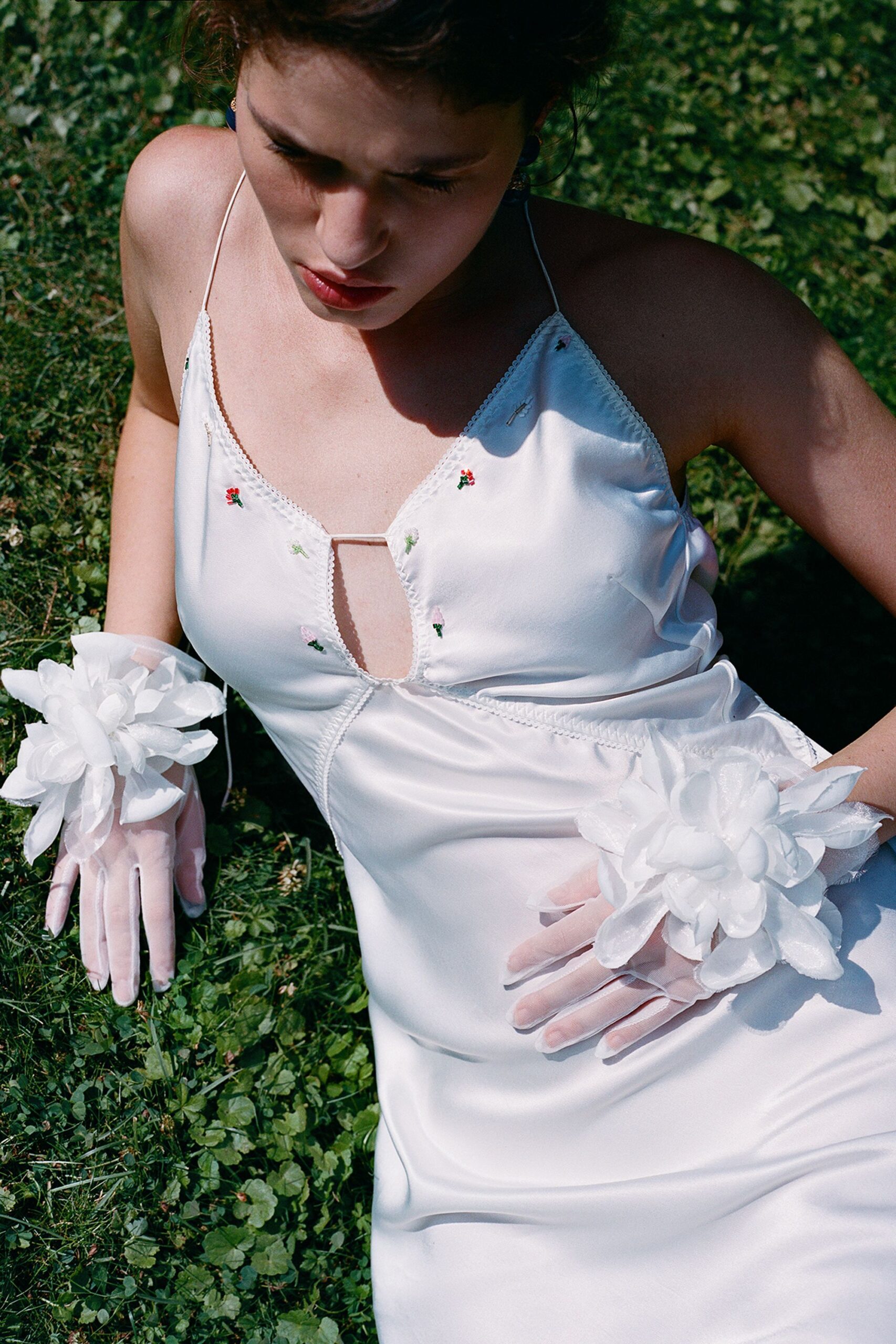 white silk fitted dress with gloves