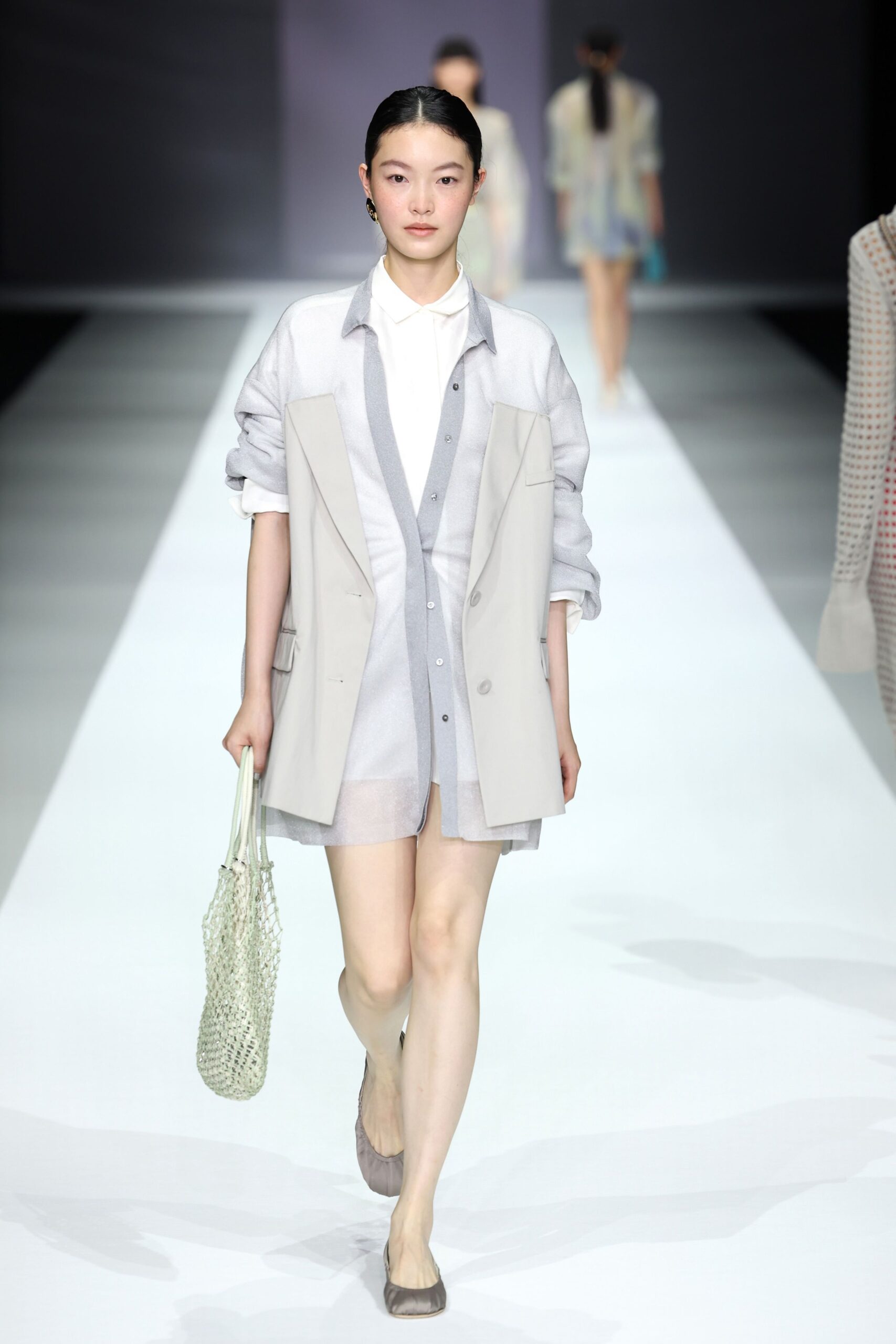 white cotton long-sleeve collared fitted buttoned mini shirt-dress