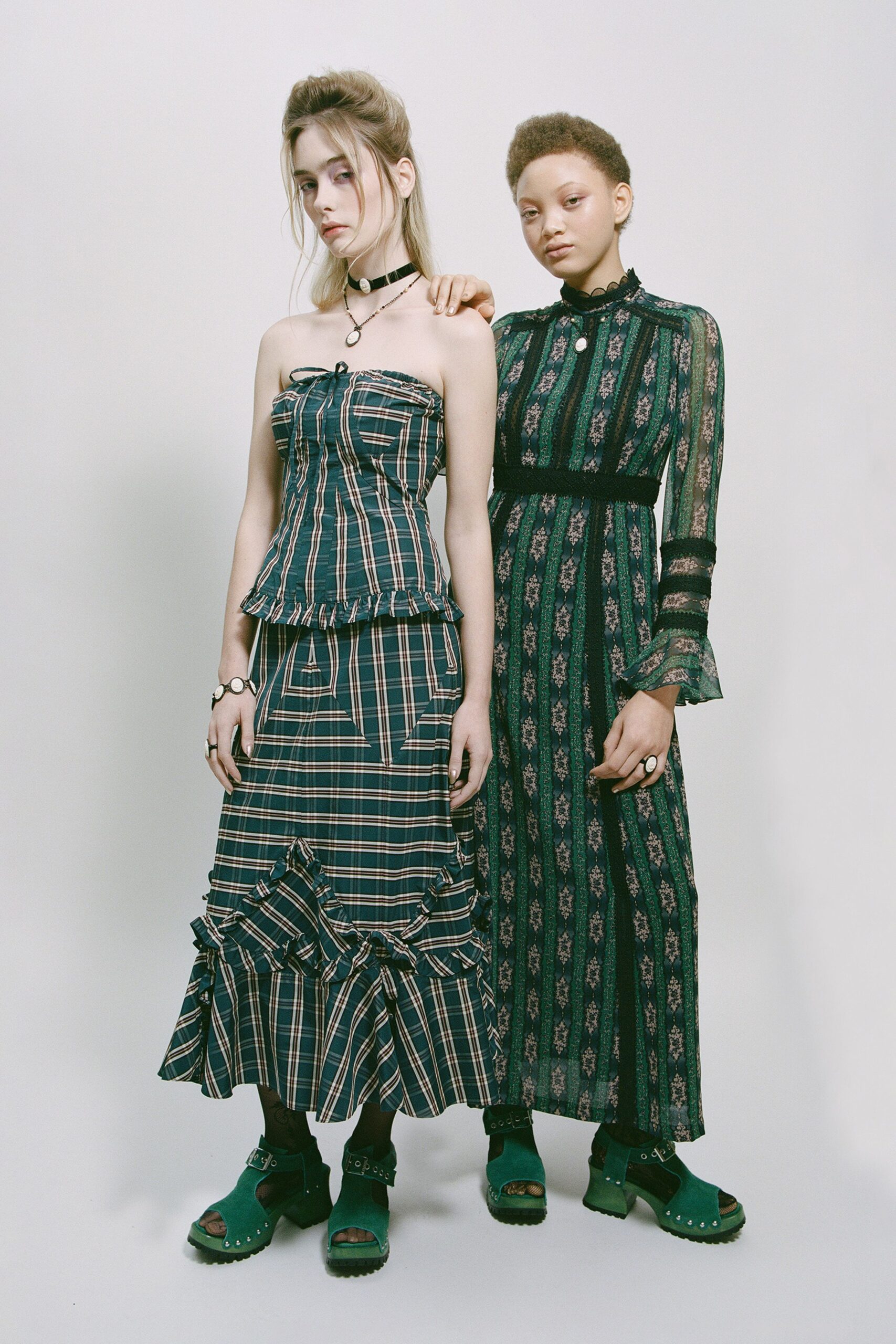 green lace long-sleeve high-neck relaxed striped printed dress