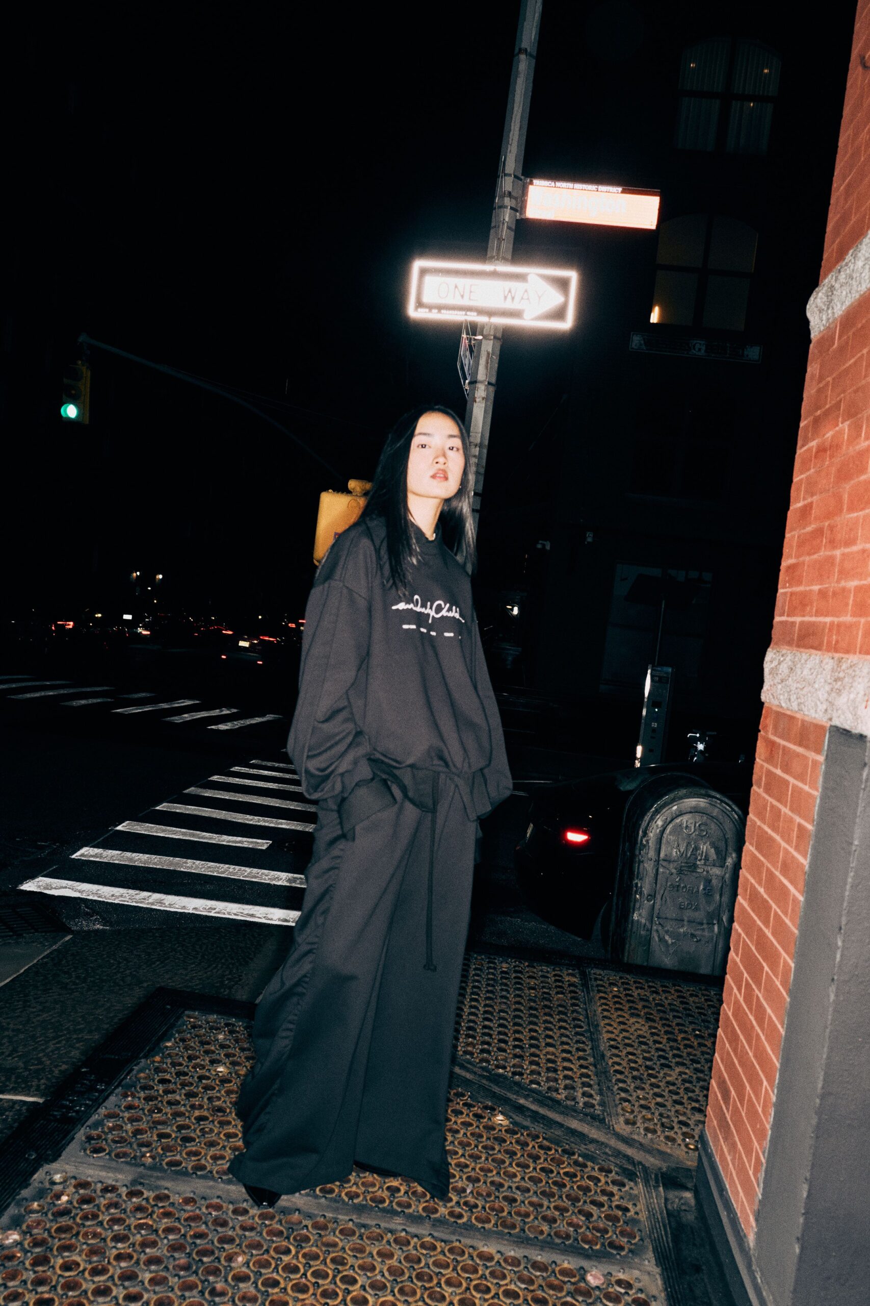 black cotton long-sleeve hooded oversized hoodie