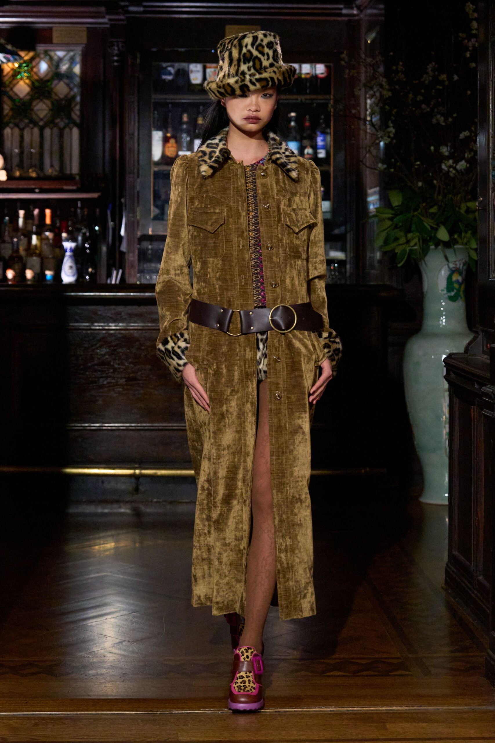 brown velvet long-sleeve collared relaxed buttoned pockets coat