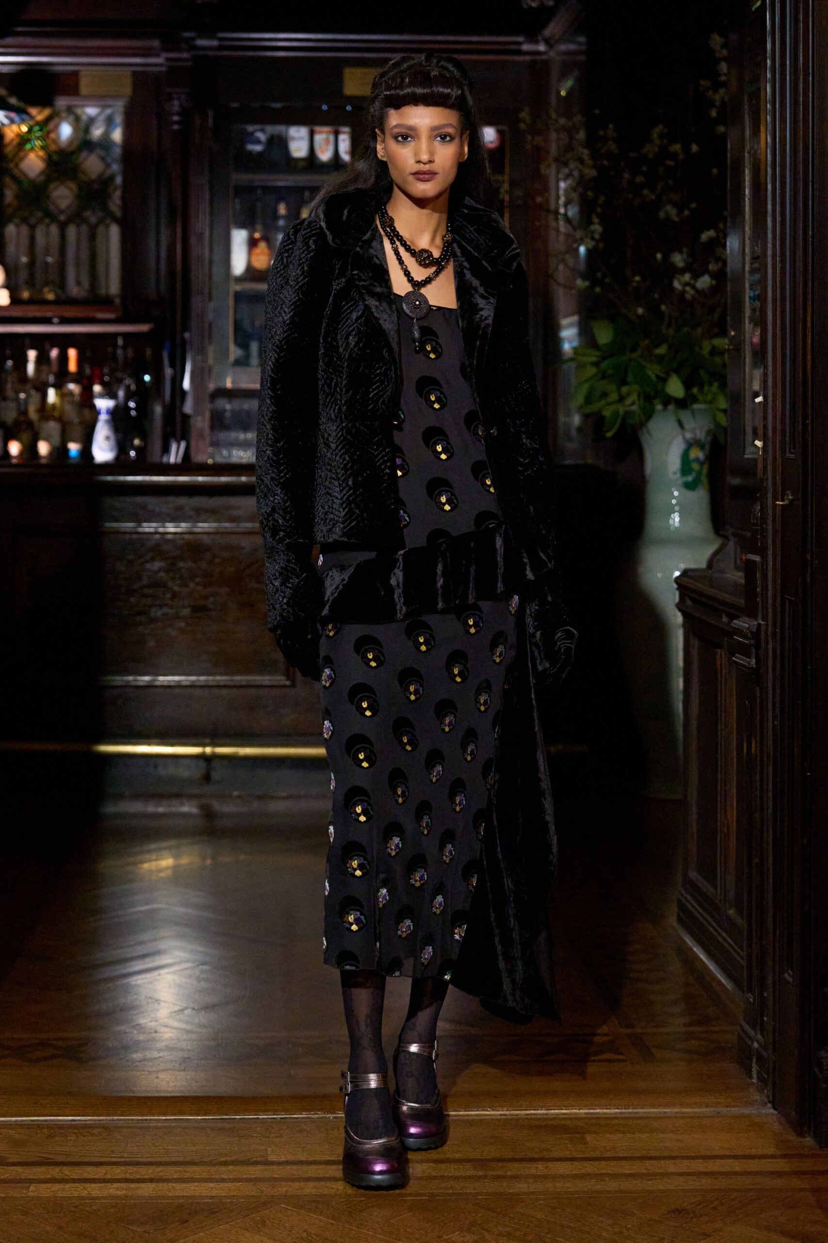 black velvet long-sleeve relaxed textured coat