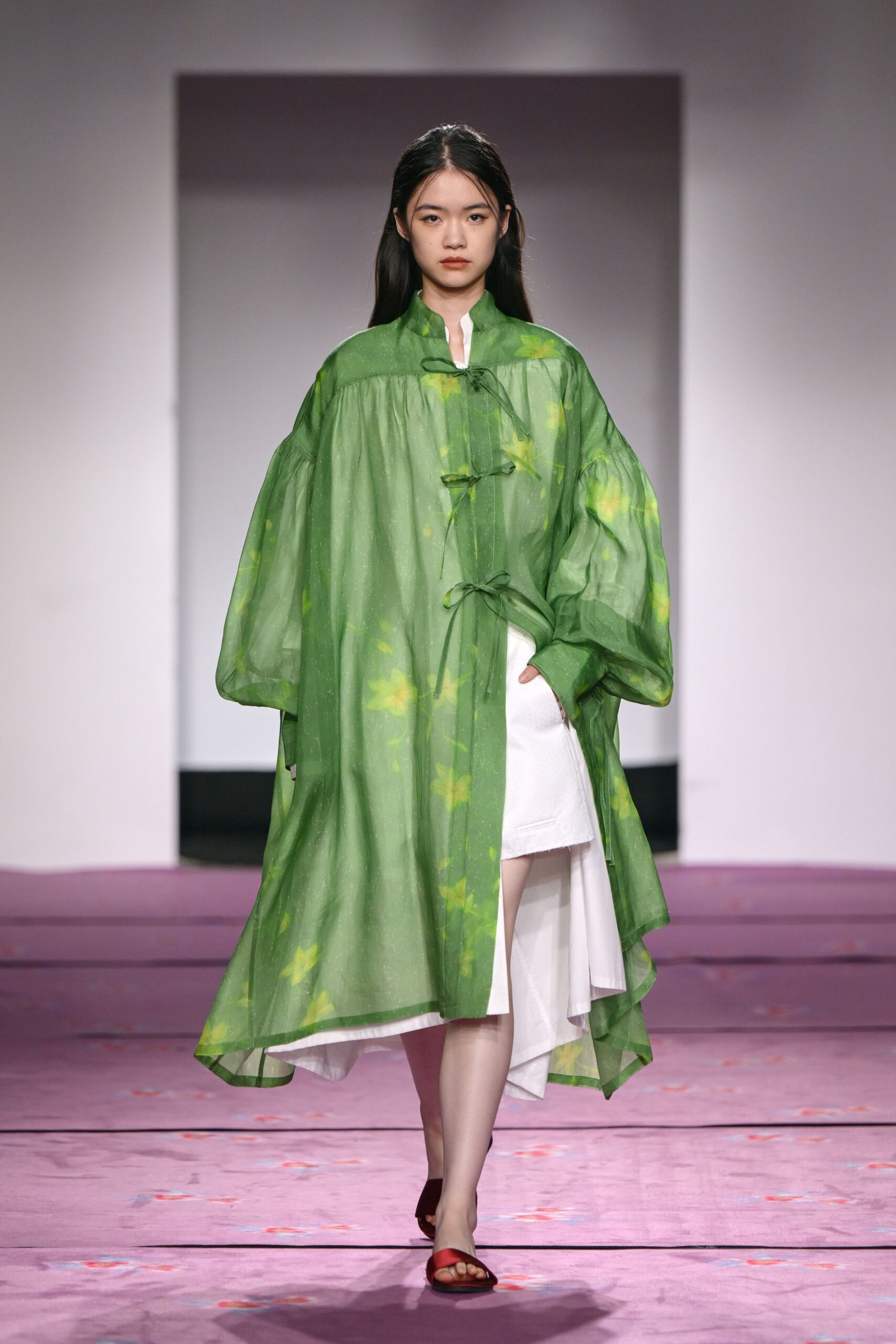 green chiffon long-sleeve collared relaxed draped flowing coat