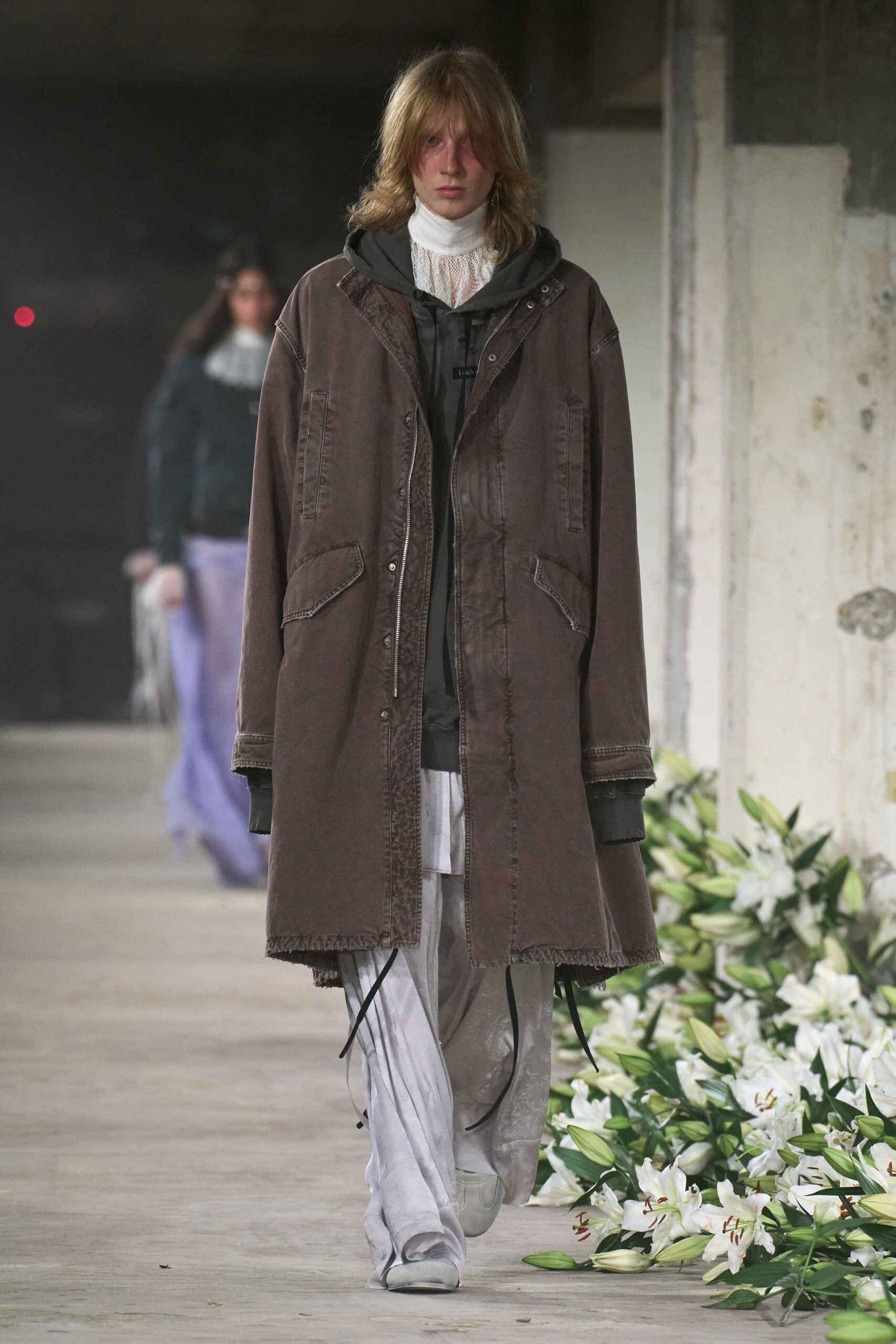 brown denim long-sleeve collared relaxed zippered coat