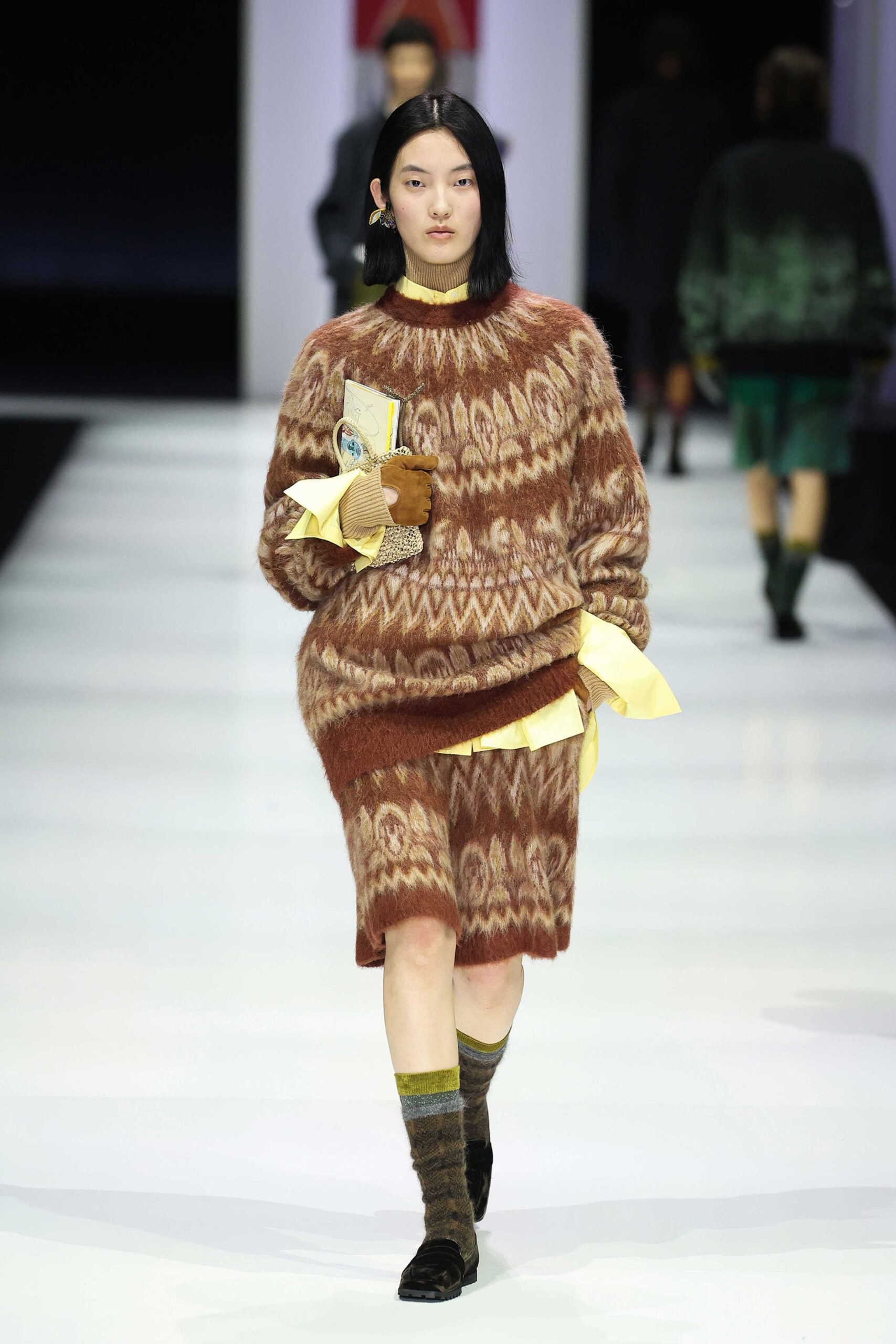 brown patterned sweater and skirt