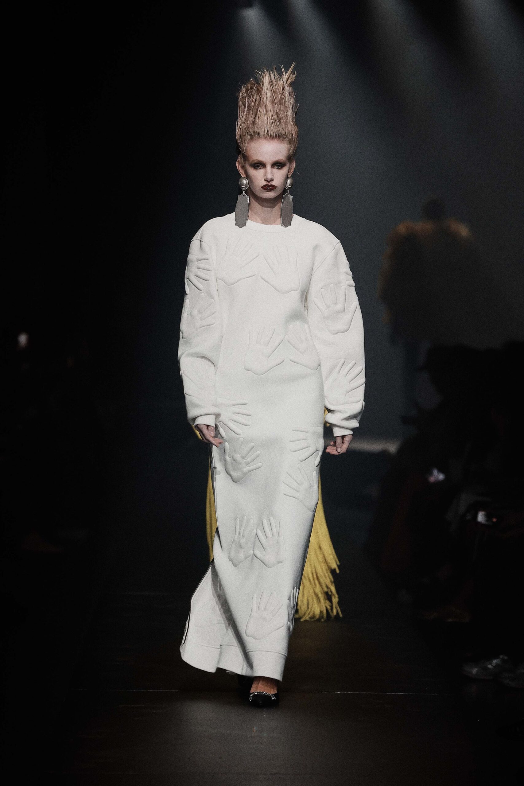 Area F/W 24 Couture Look 380