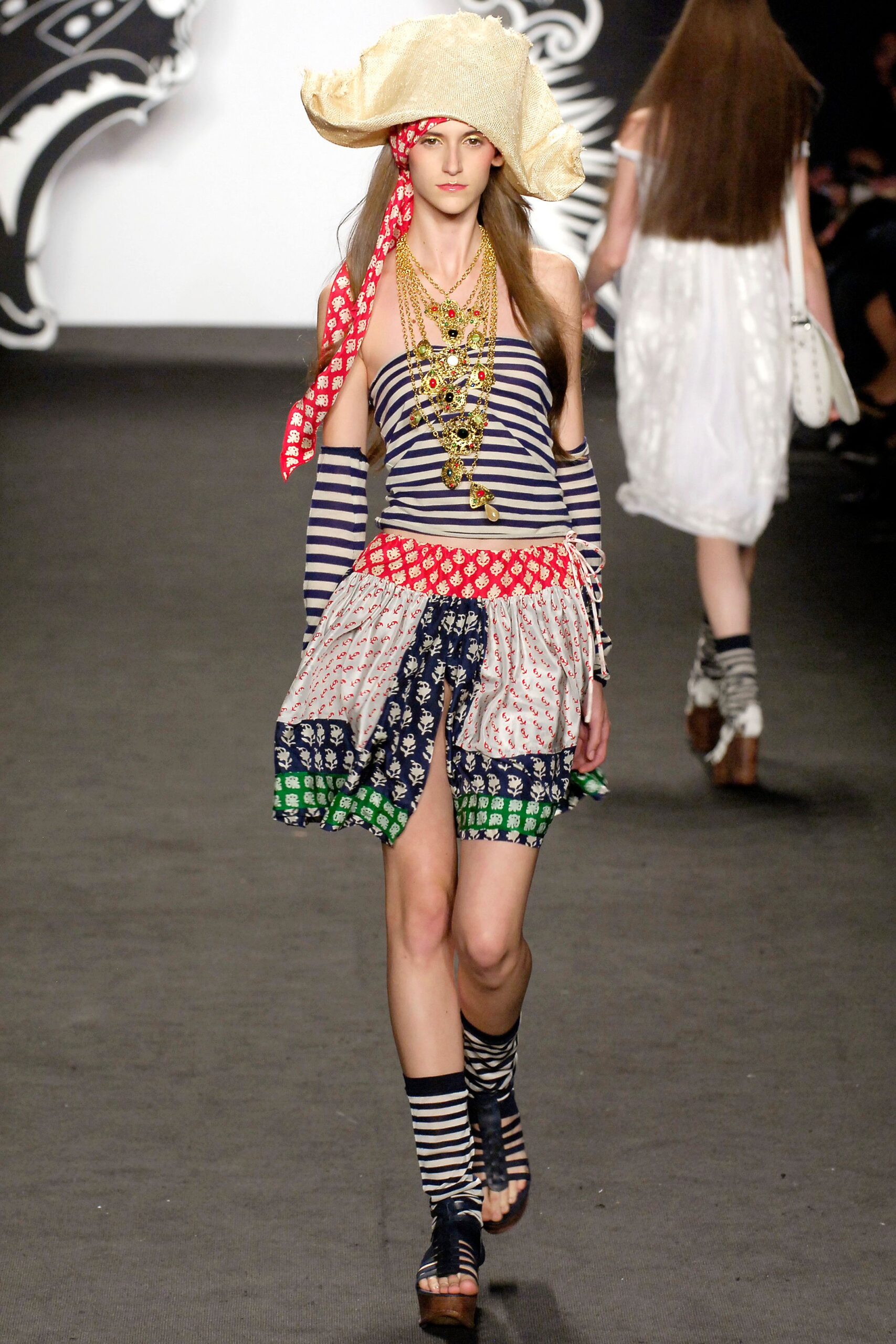 Anna Sui S/S 07 Look 36