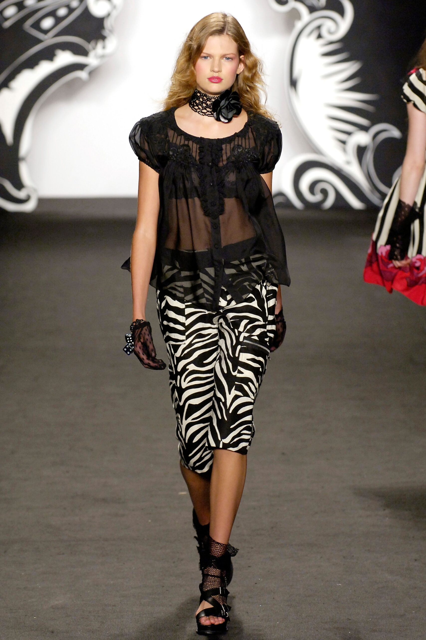 Anna Sui S/S 07 Look 196