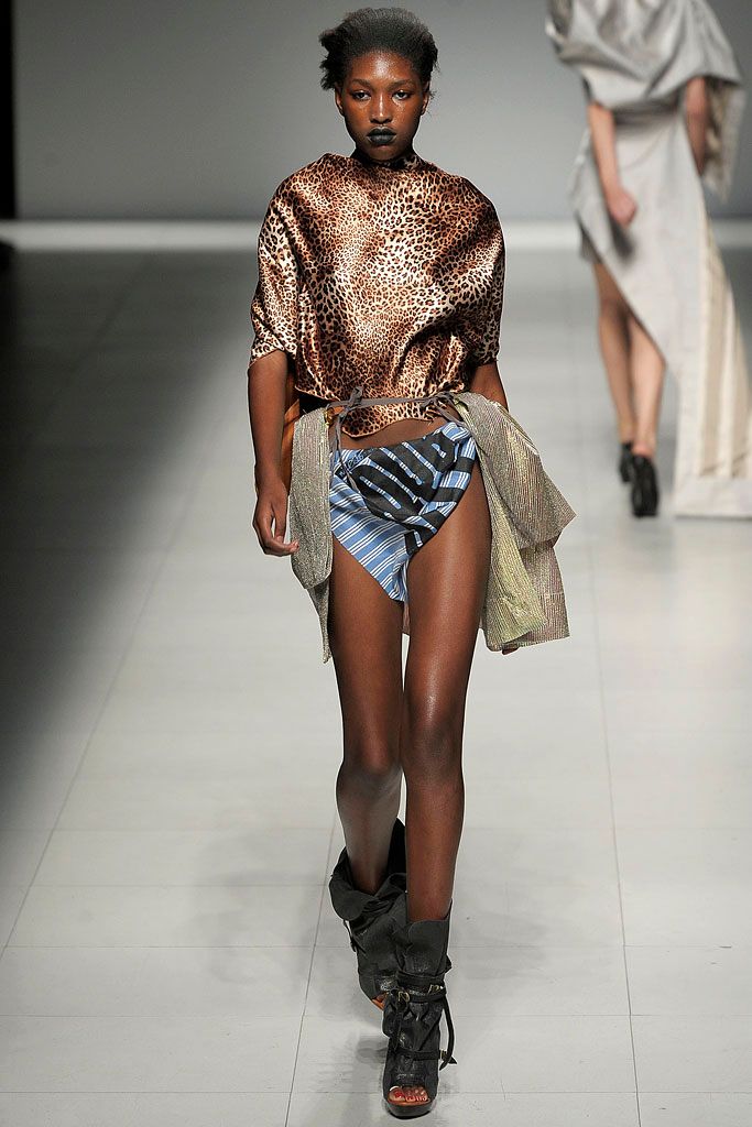Andreas Kronthaler for Vivienne Westwood S/S 09 Look 197