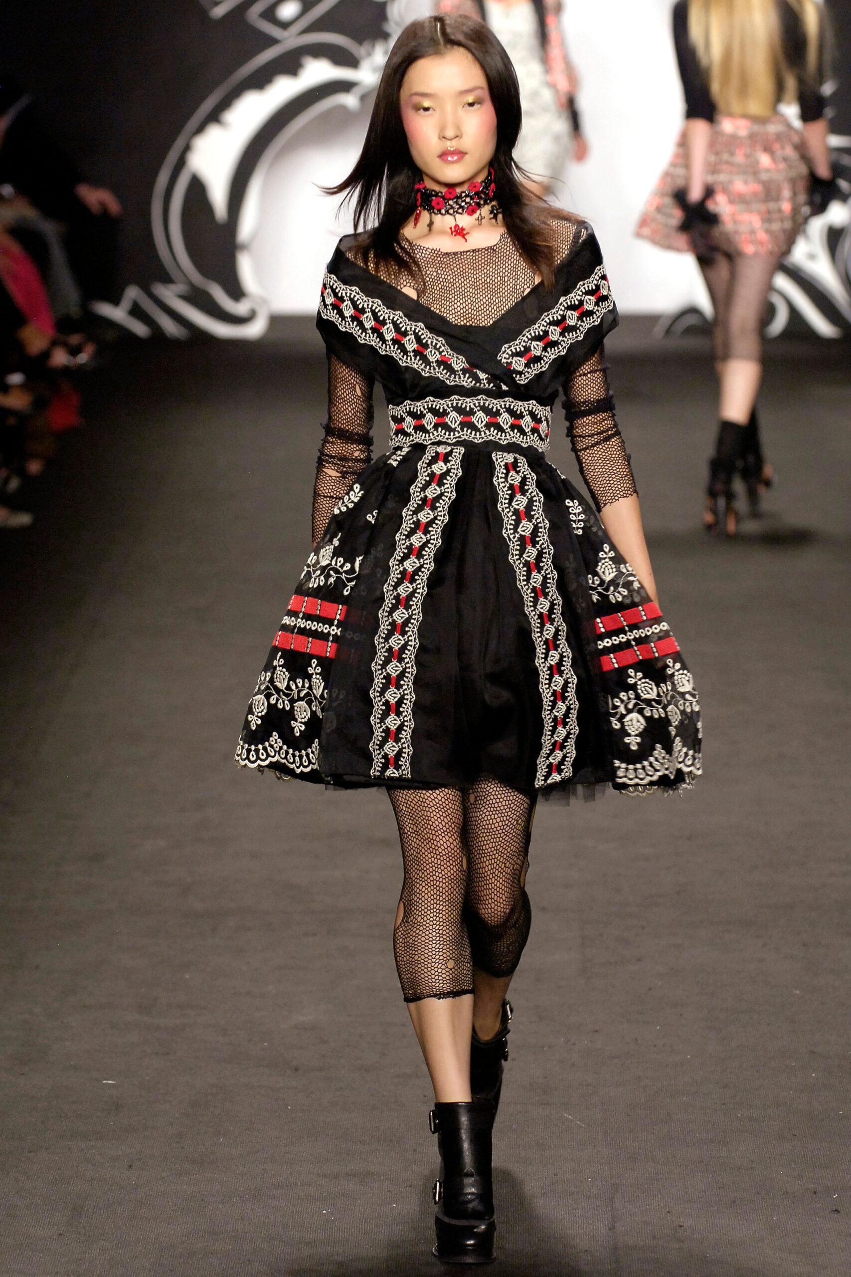 Anna Sui S/S 07 Look 299