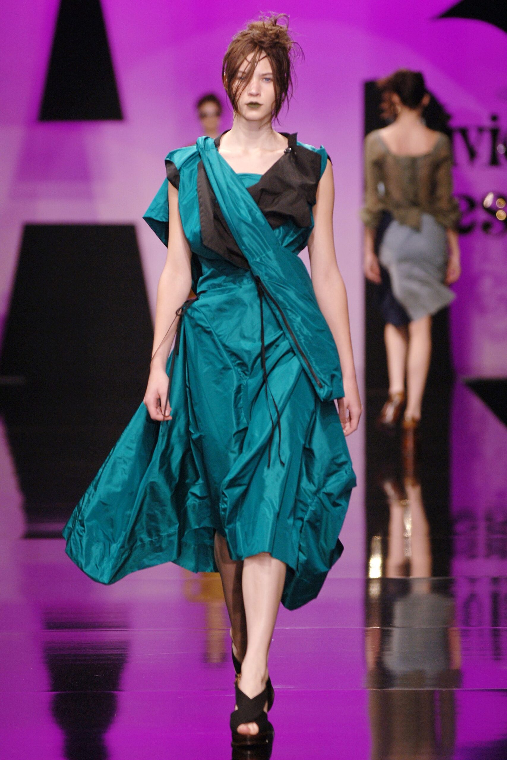 Andreas Kronthaler for Vivienne Westwood S/S 06 Look 381