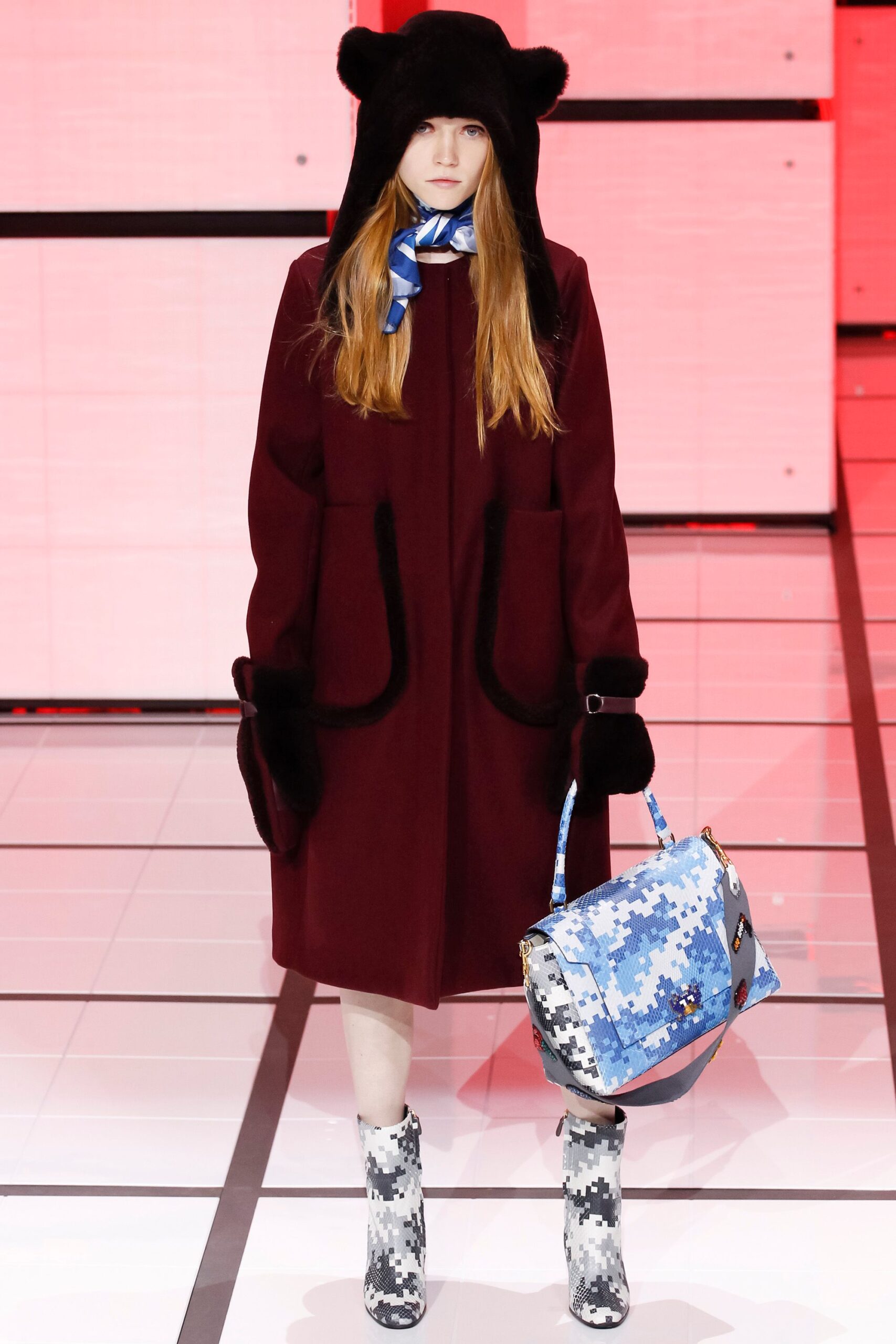 Anya Hindmarch F/W 16 Look 184