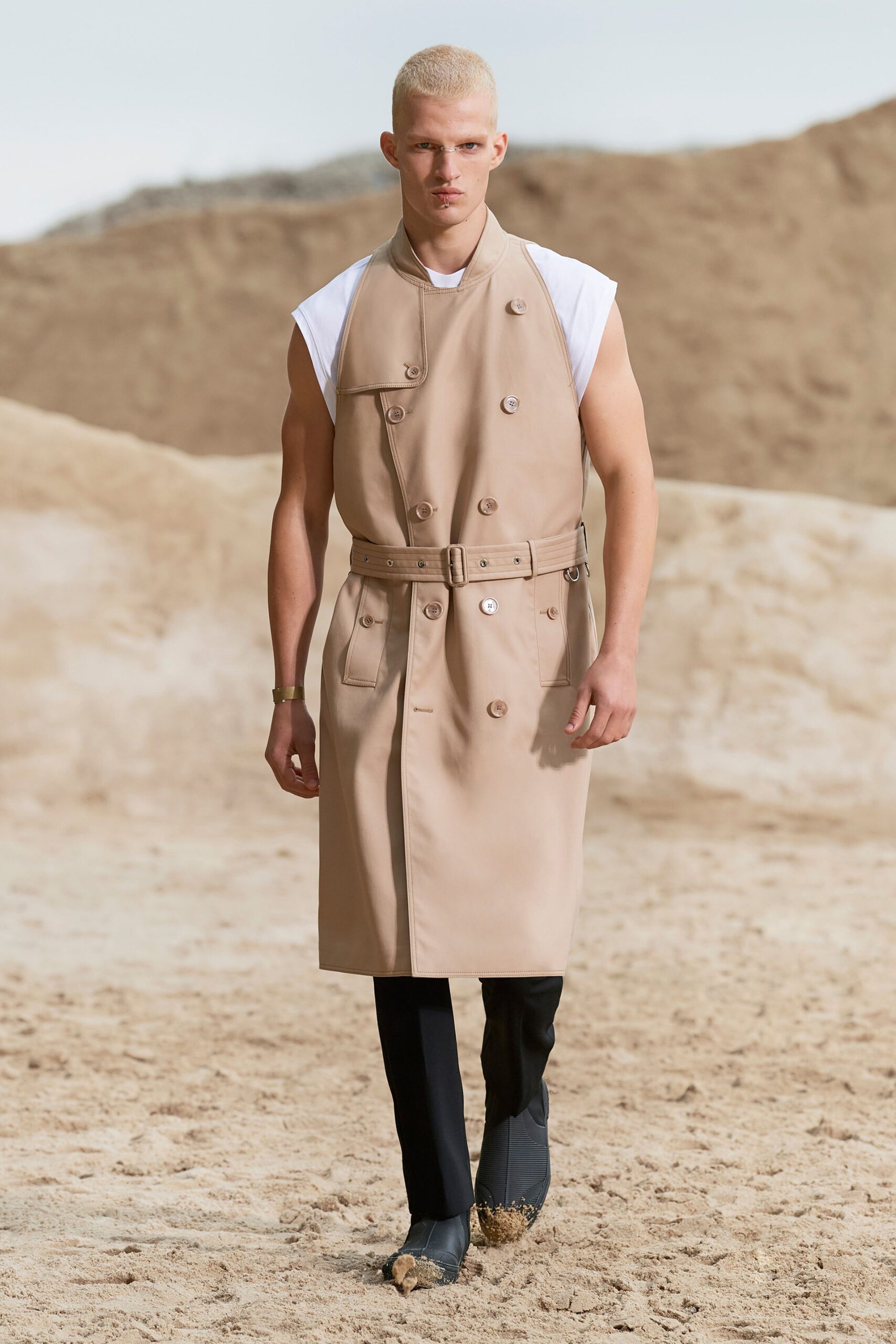 Burberry S/S 22 Menswear Look 5