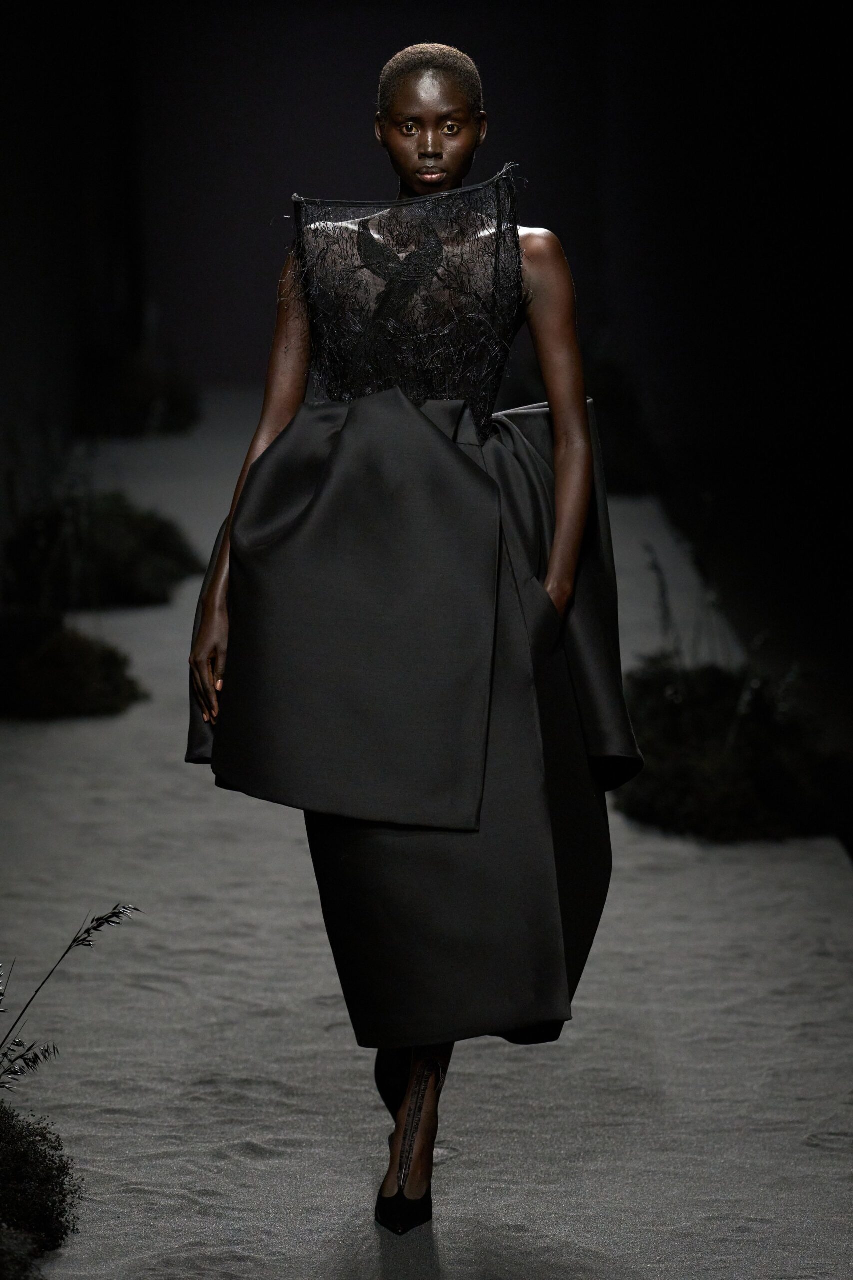 Ashi Studio F/W 24 Couture Look 1