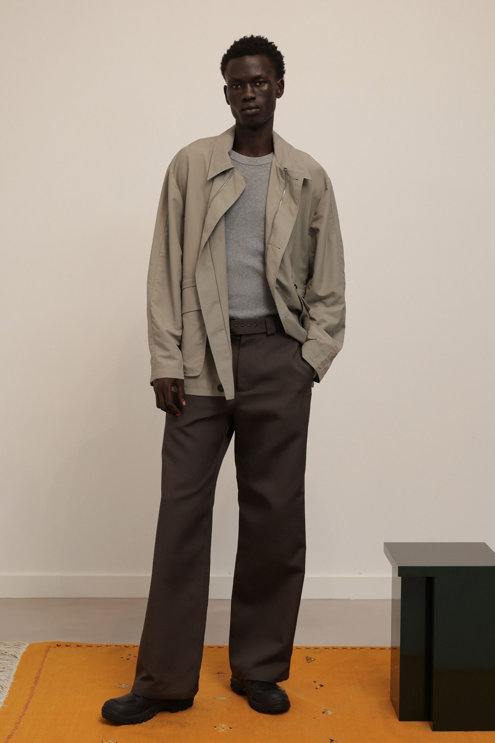 brown leather structured pockets belt
