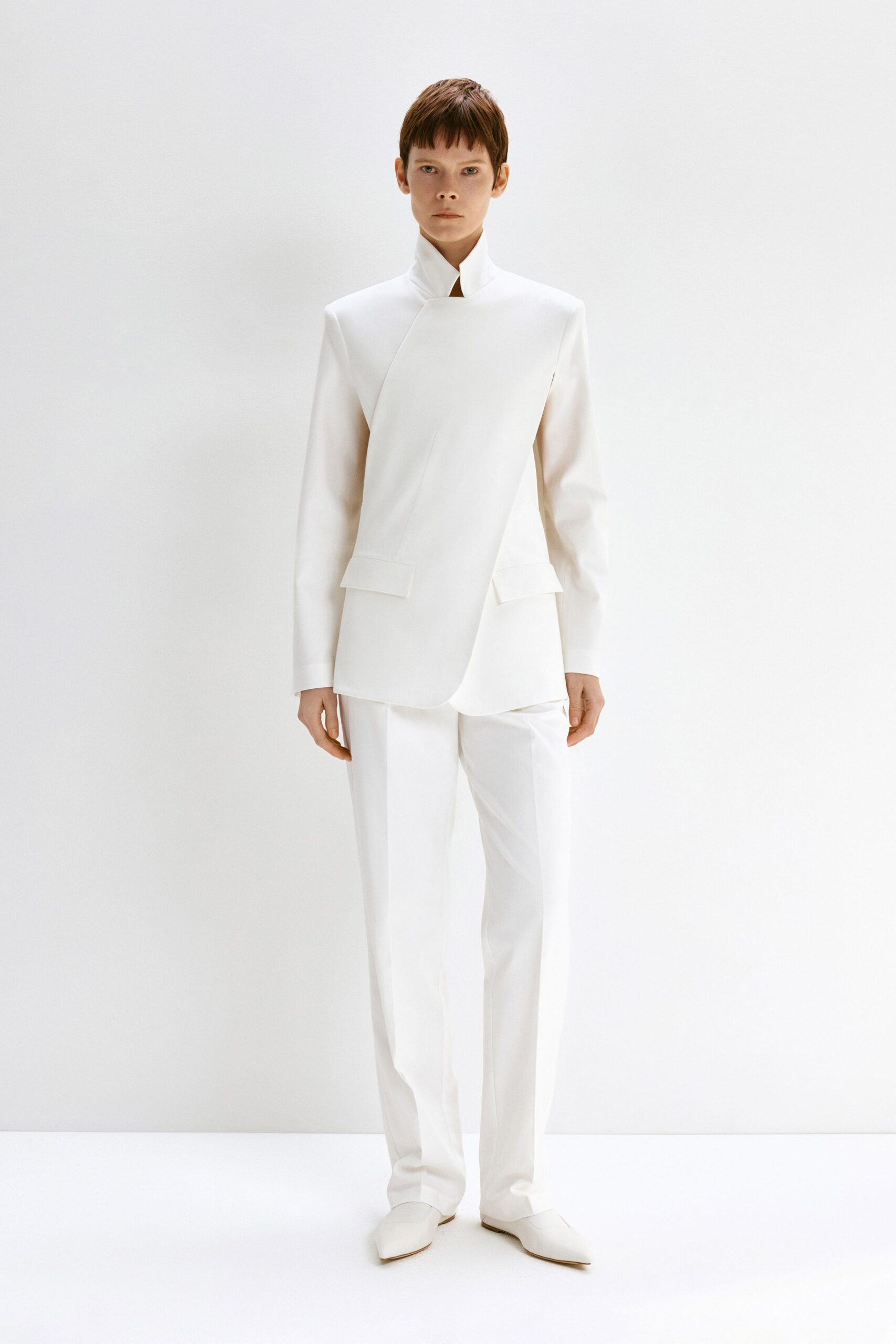 white cotton long-sleeve collared structured blazer