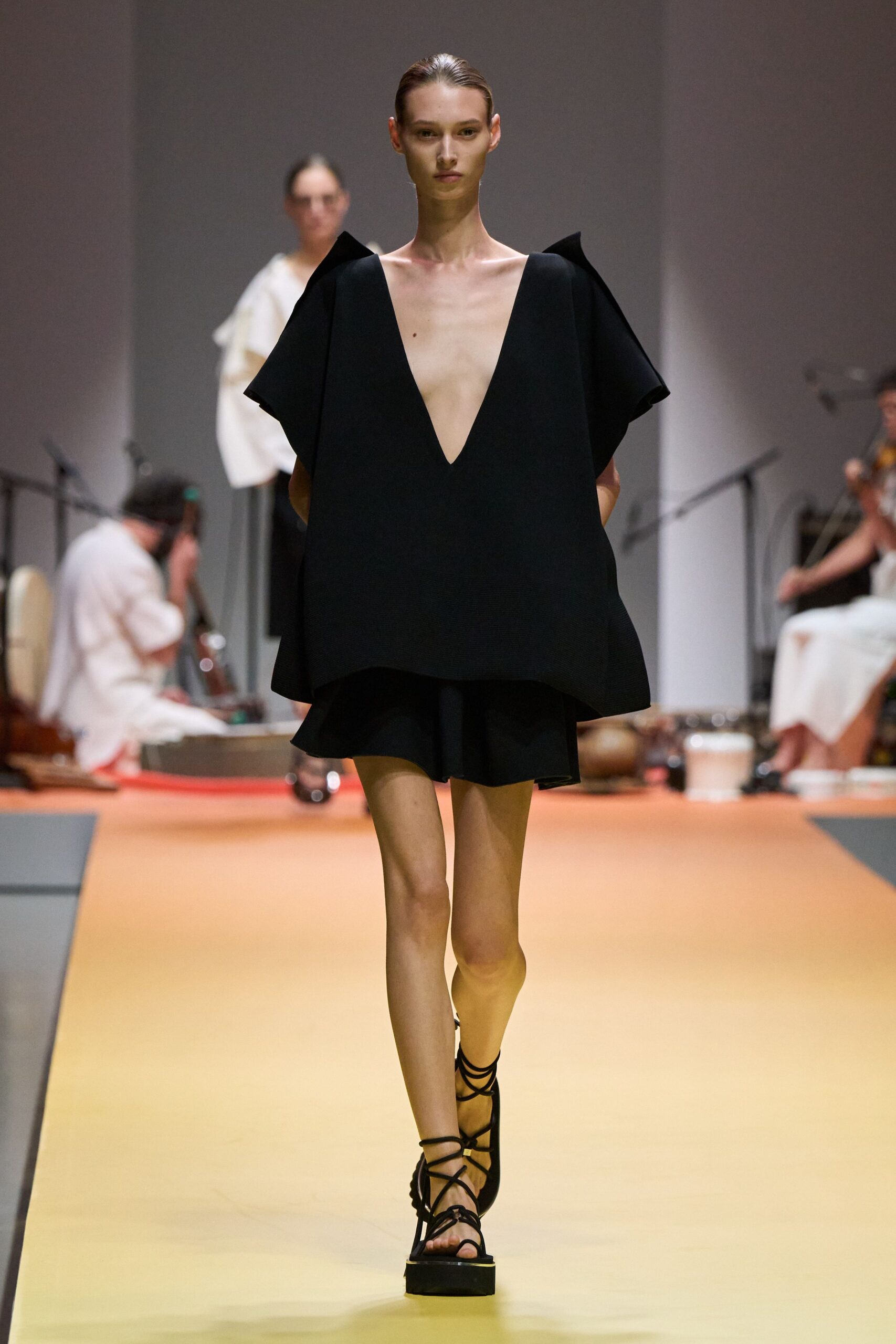 CFCL Spring 2025 Ready-to-Wear
