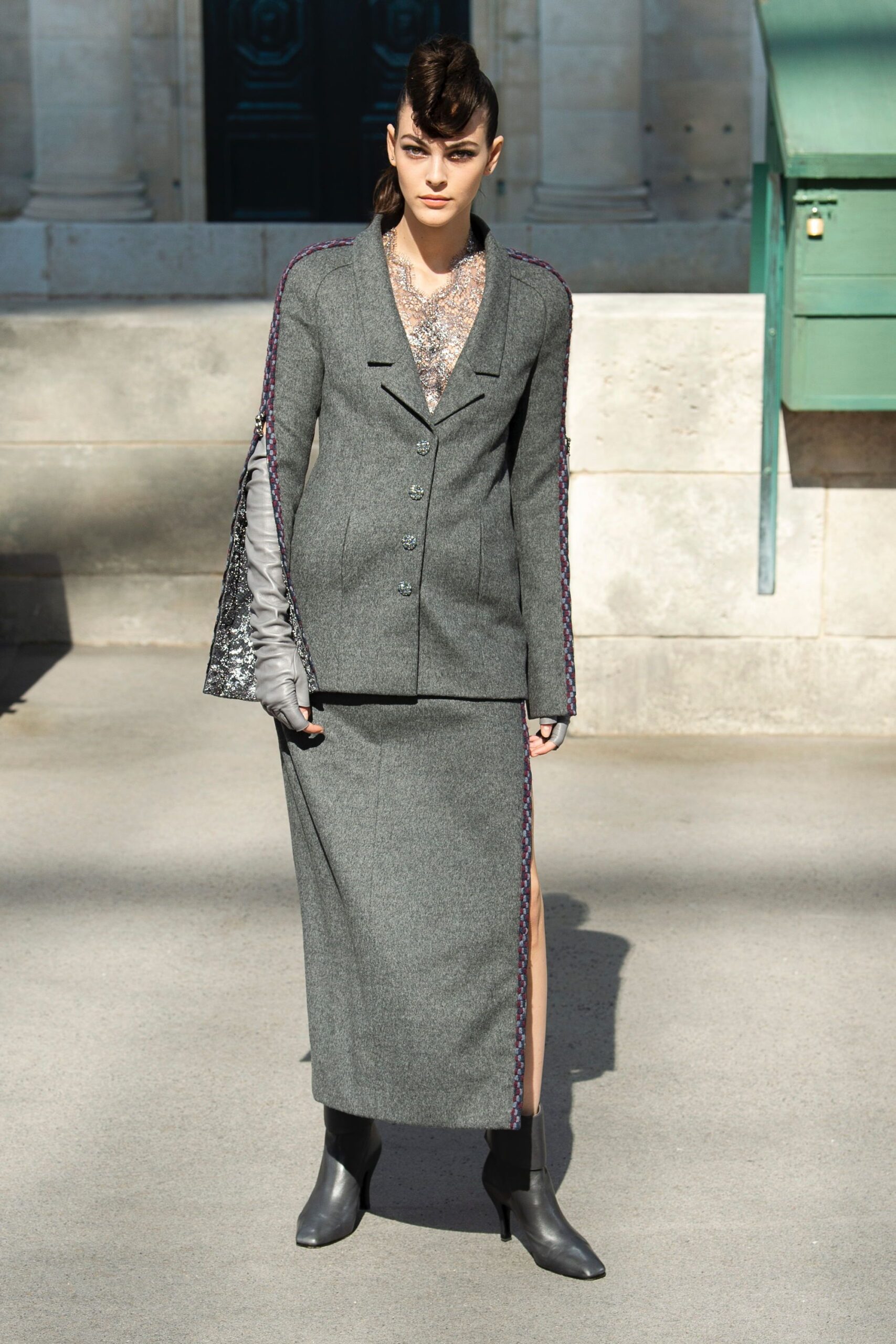 Chanel F/W 18 Couture Look 68