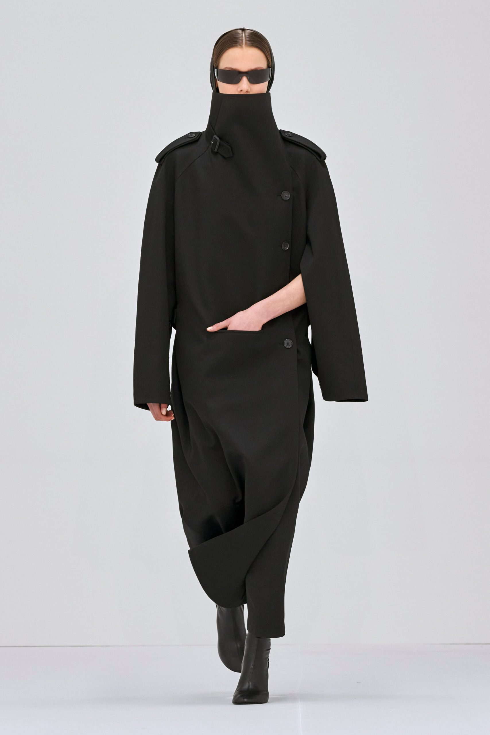 Courrèges F/W 24 Look 1