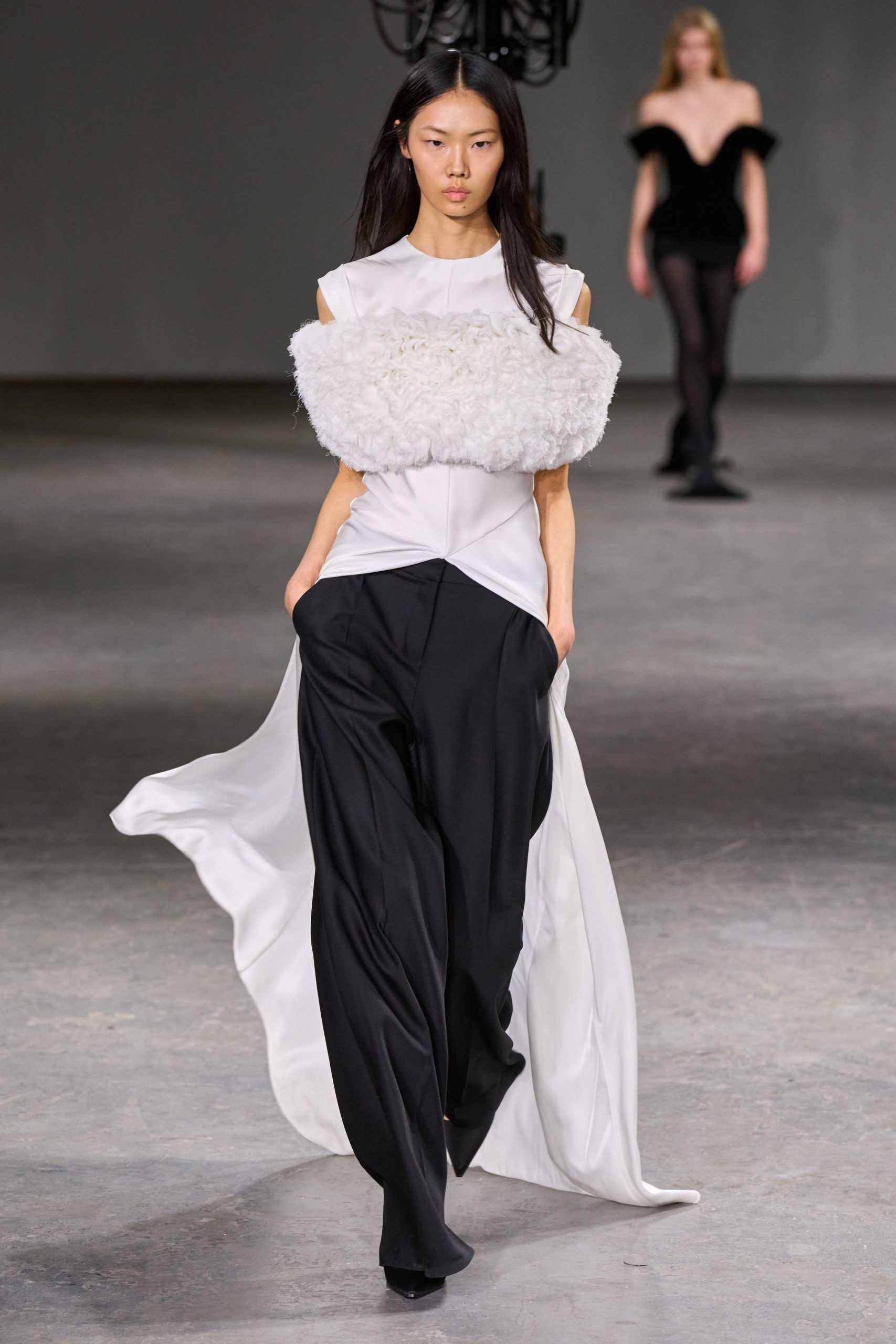 David Koma F/W 24 Look 1