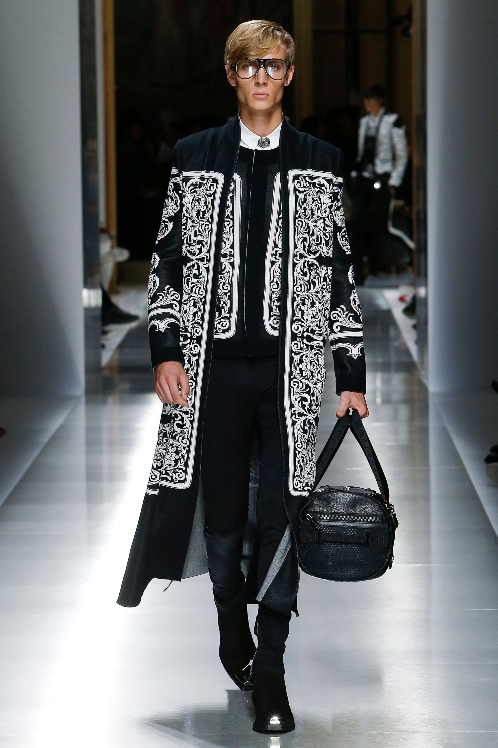 Balmain S/S 18 Menswear Look 100