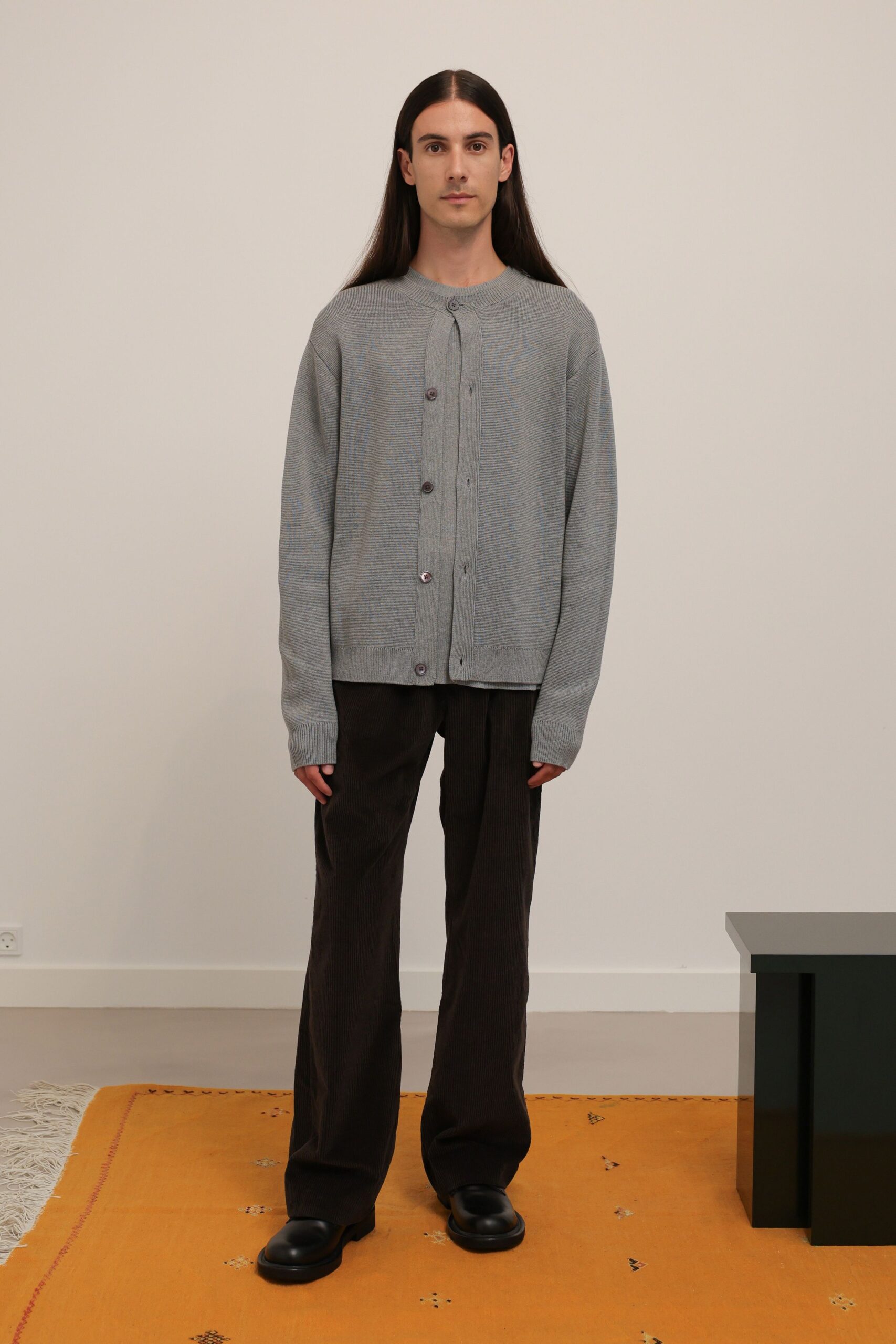 gray knit long-sleeve collared oversized buttoned cardigan
