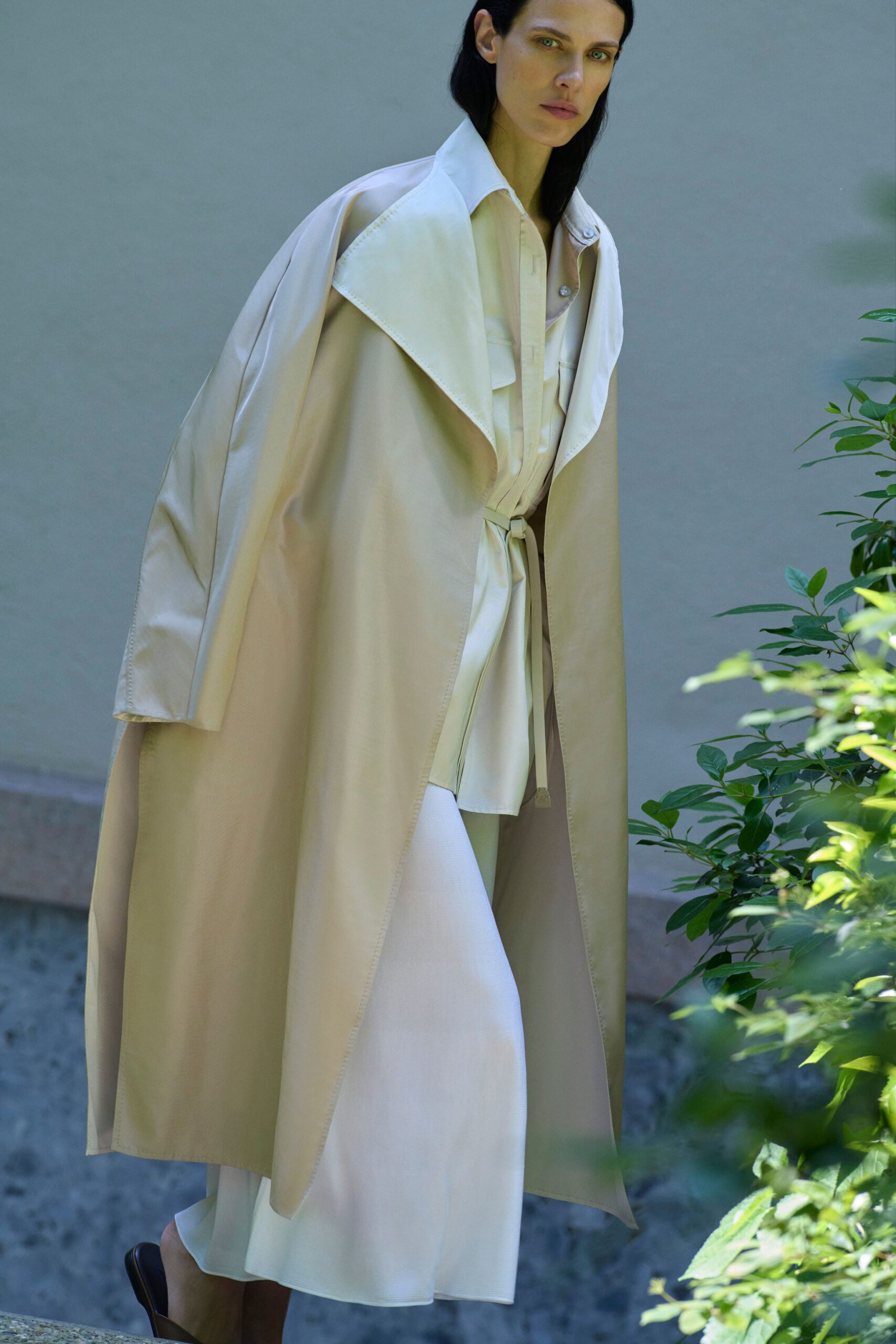 beige coat white shirt maxi skirt