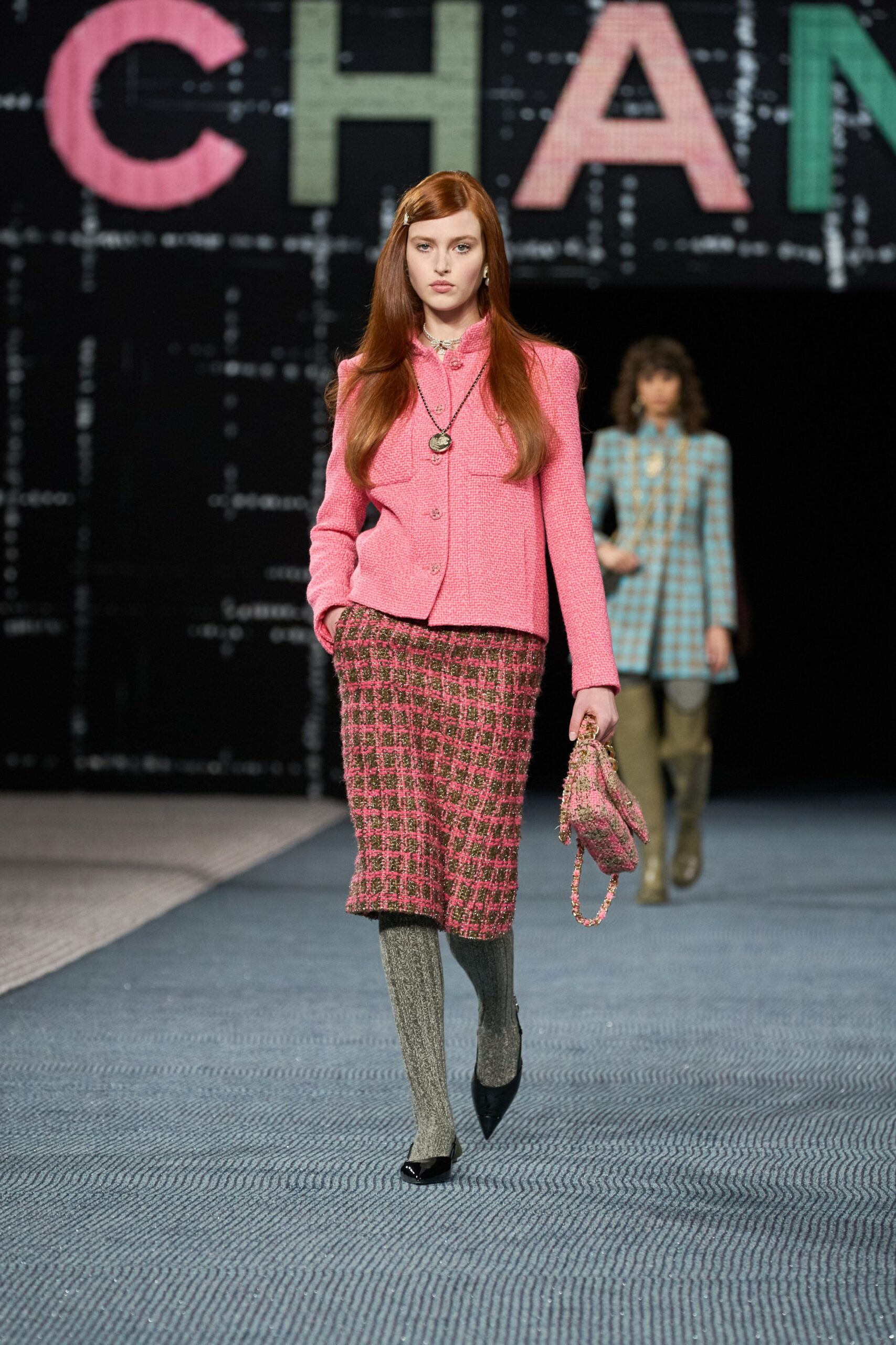 Chanel F/W 22 Look 25